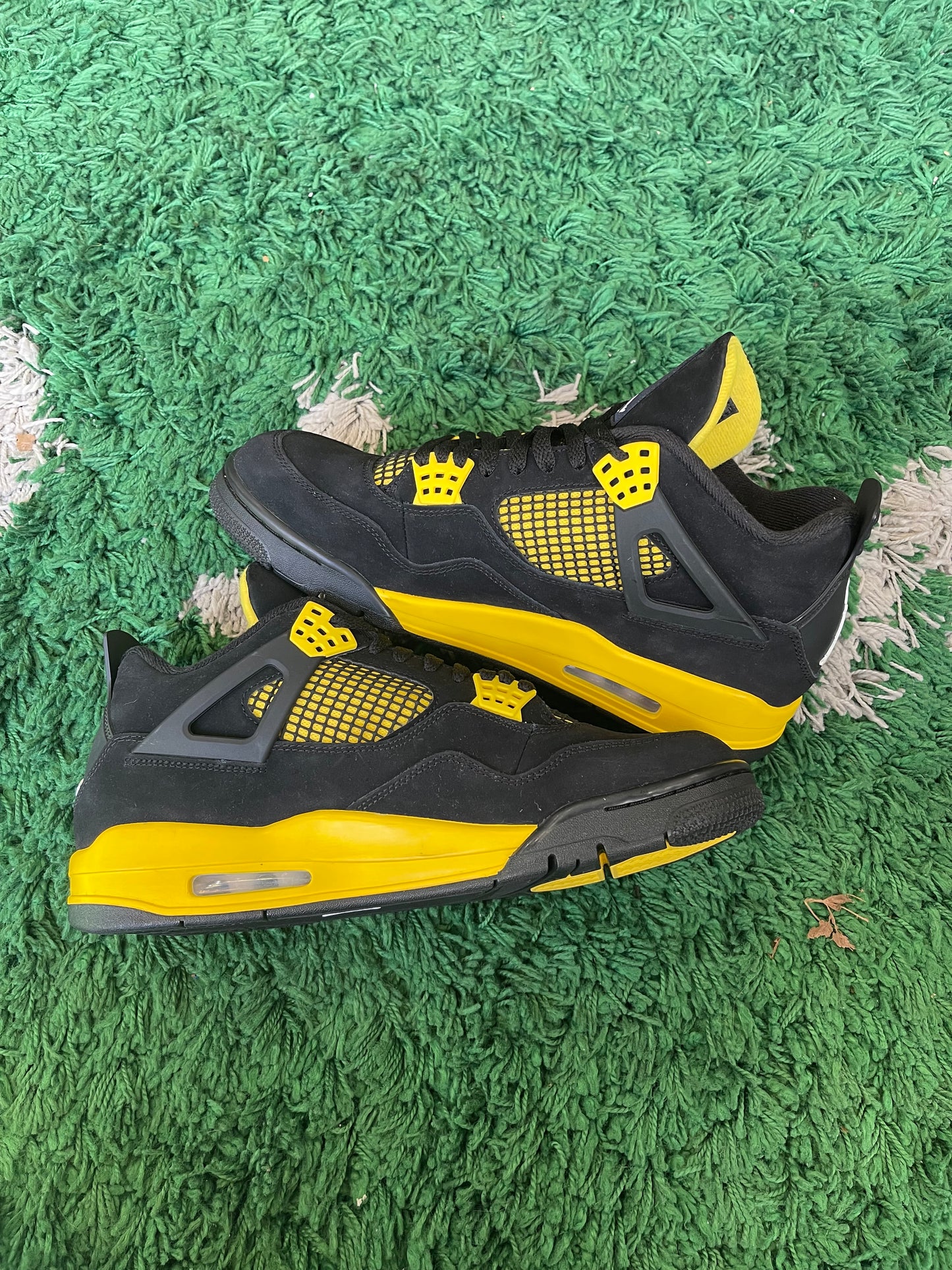 Jordan 4 “Thunder”