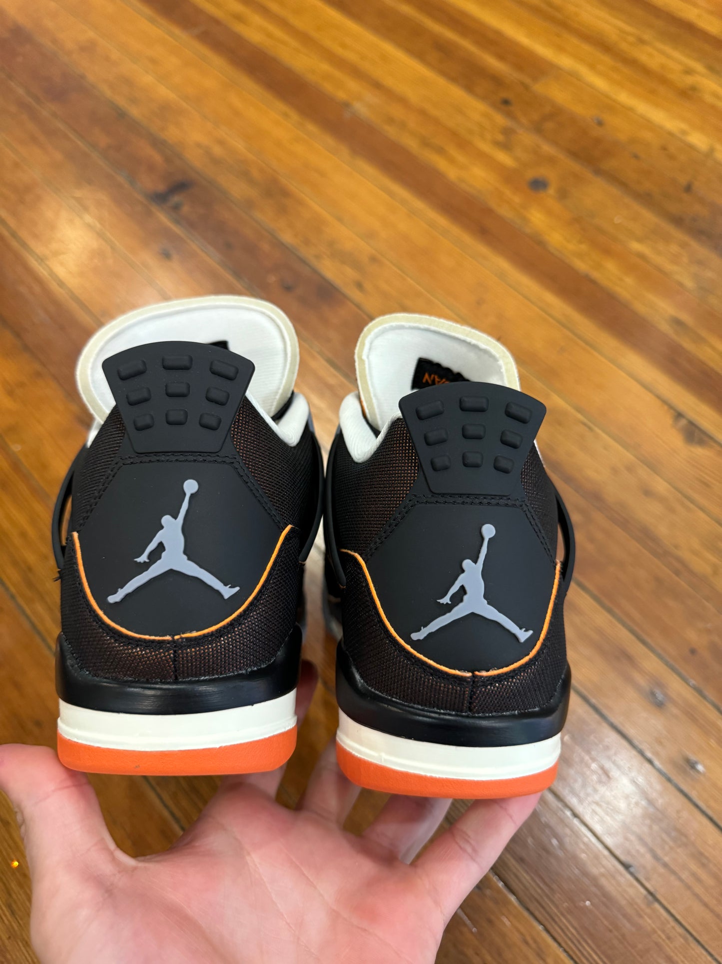 Jordan 4 “Starfish”