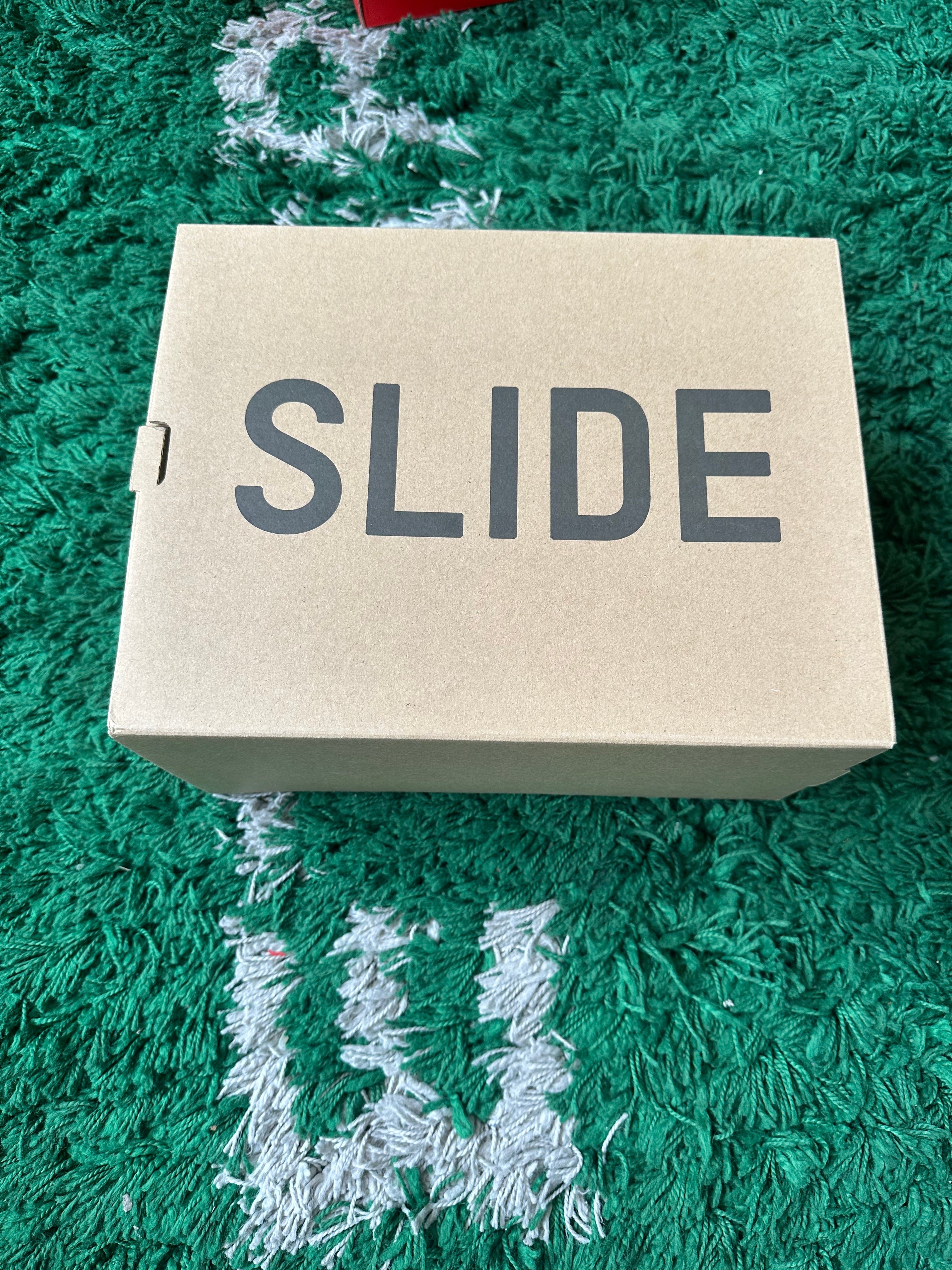 Yeezy Slide “Pure”