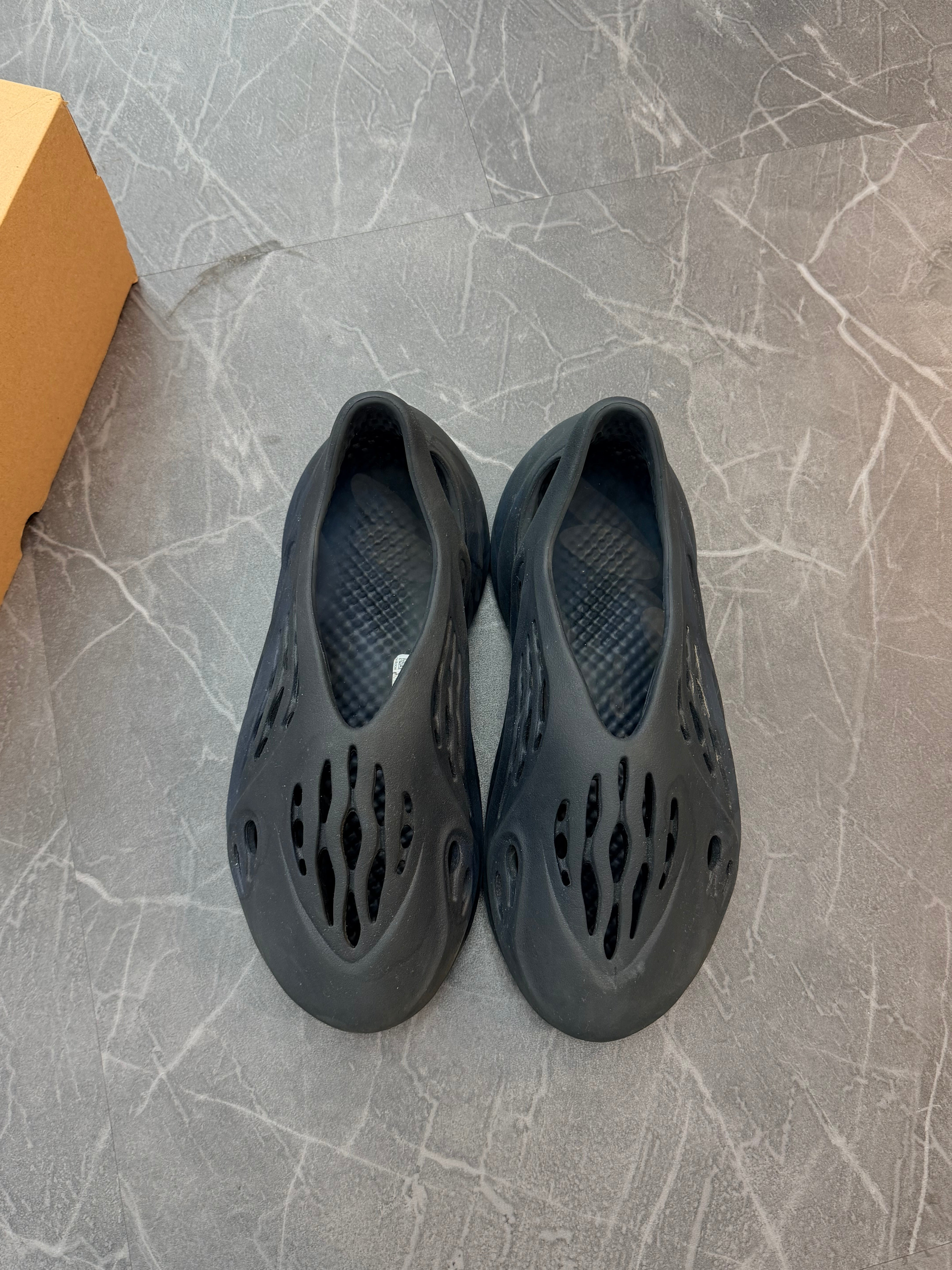 Yeezy Foam Runner “Mineral Blue”
