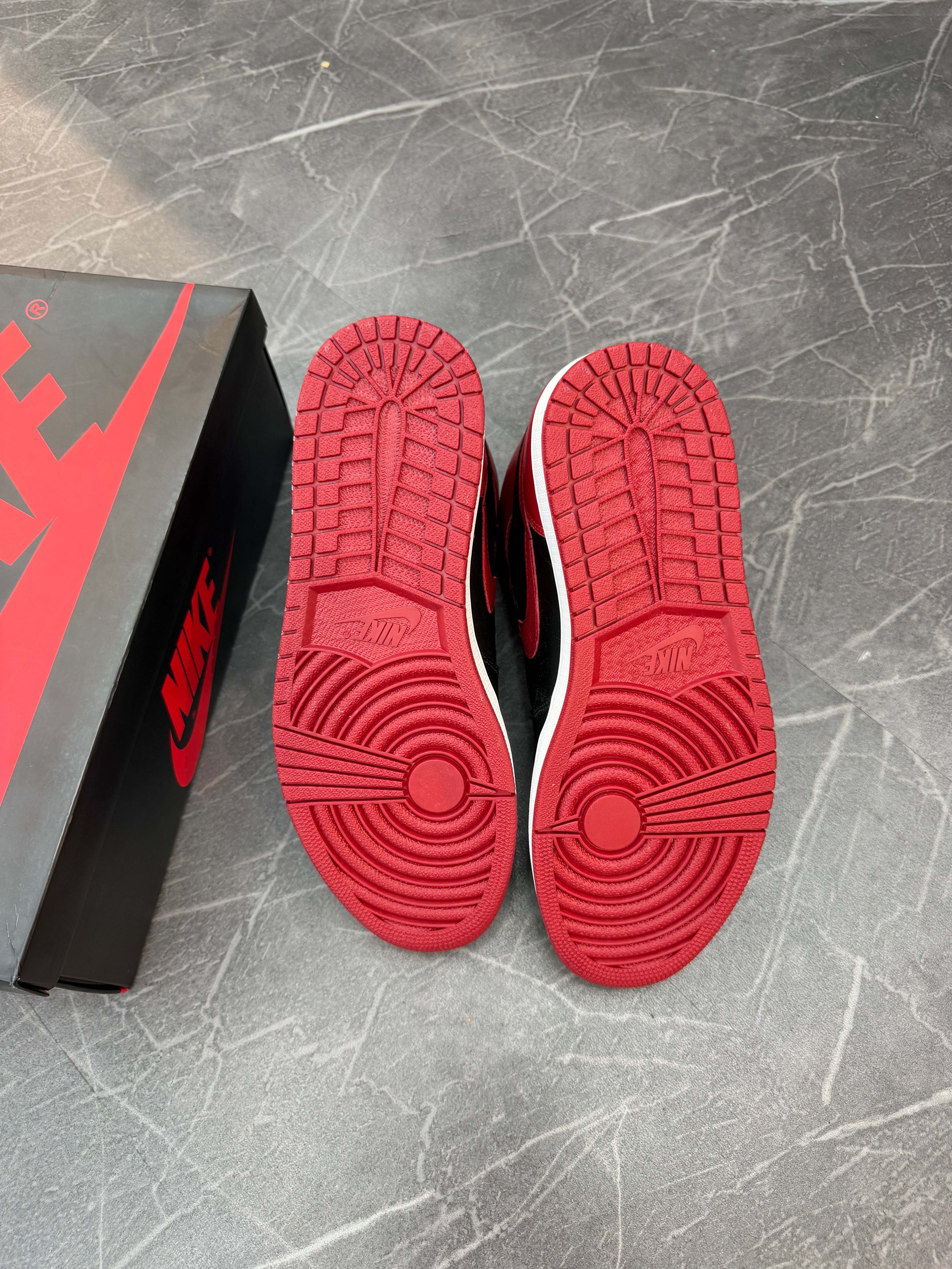 Jordan 1 High “Banned” (2016)
