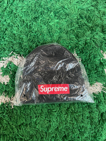 Supreme Beanie “Black / Red Box Logo”