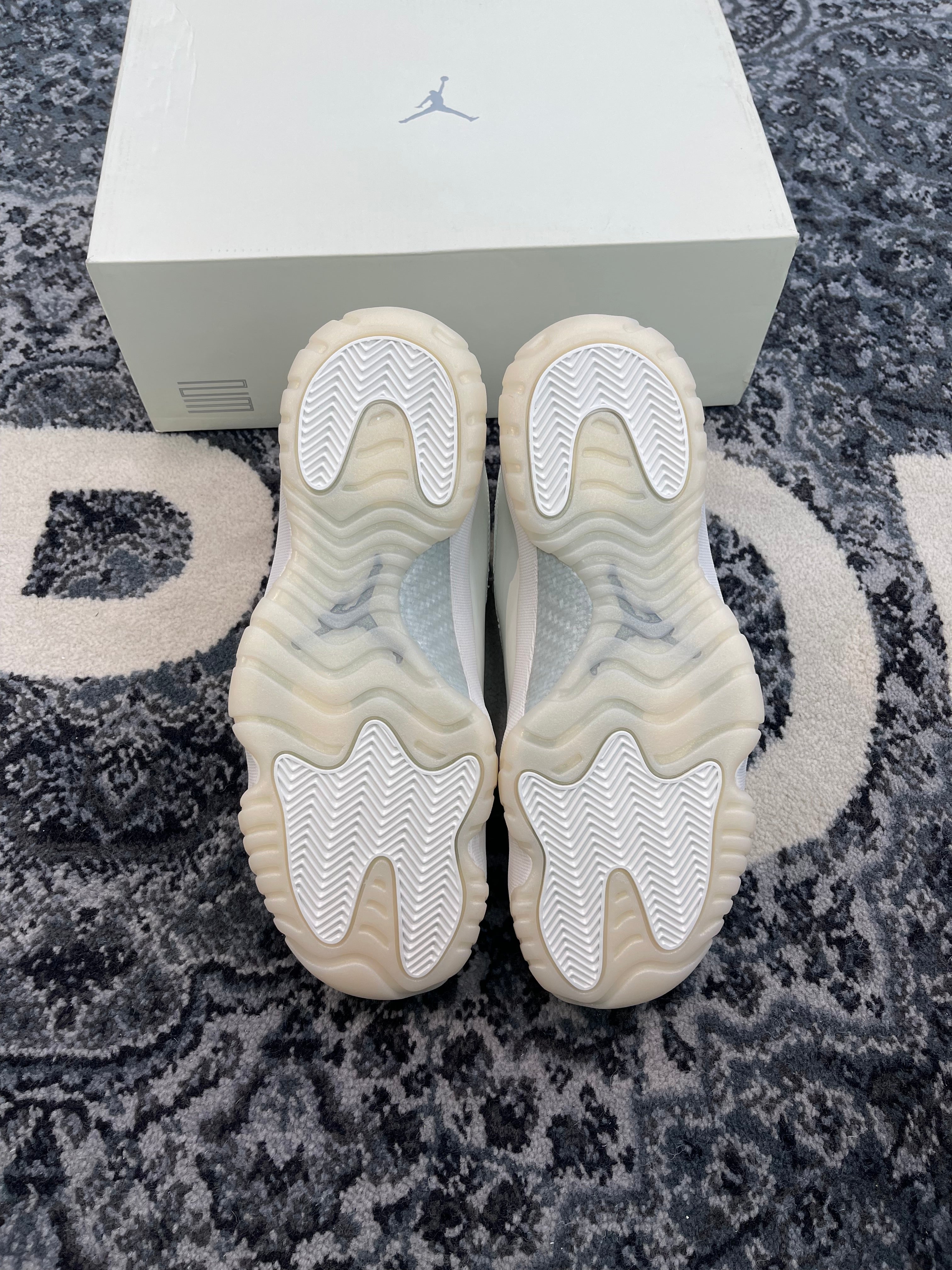 Jordan 11 “Pearl”
