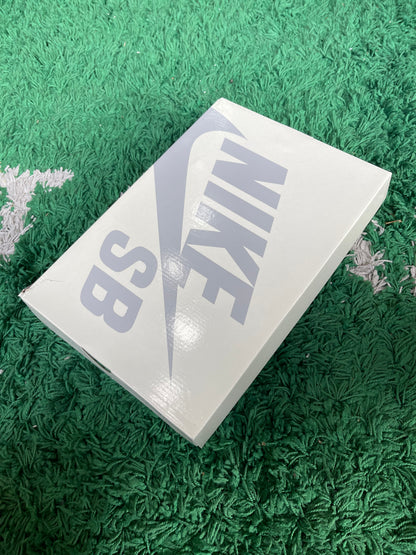 Nike SB Dunk Low “Limosine Skateboards”