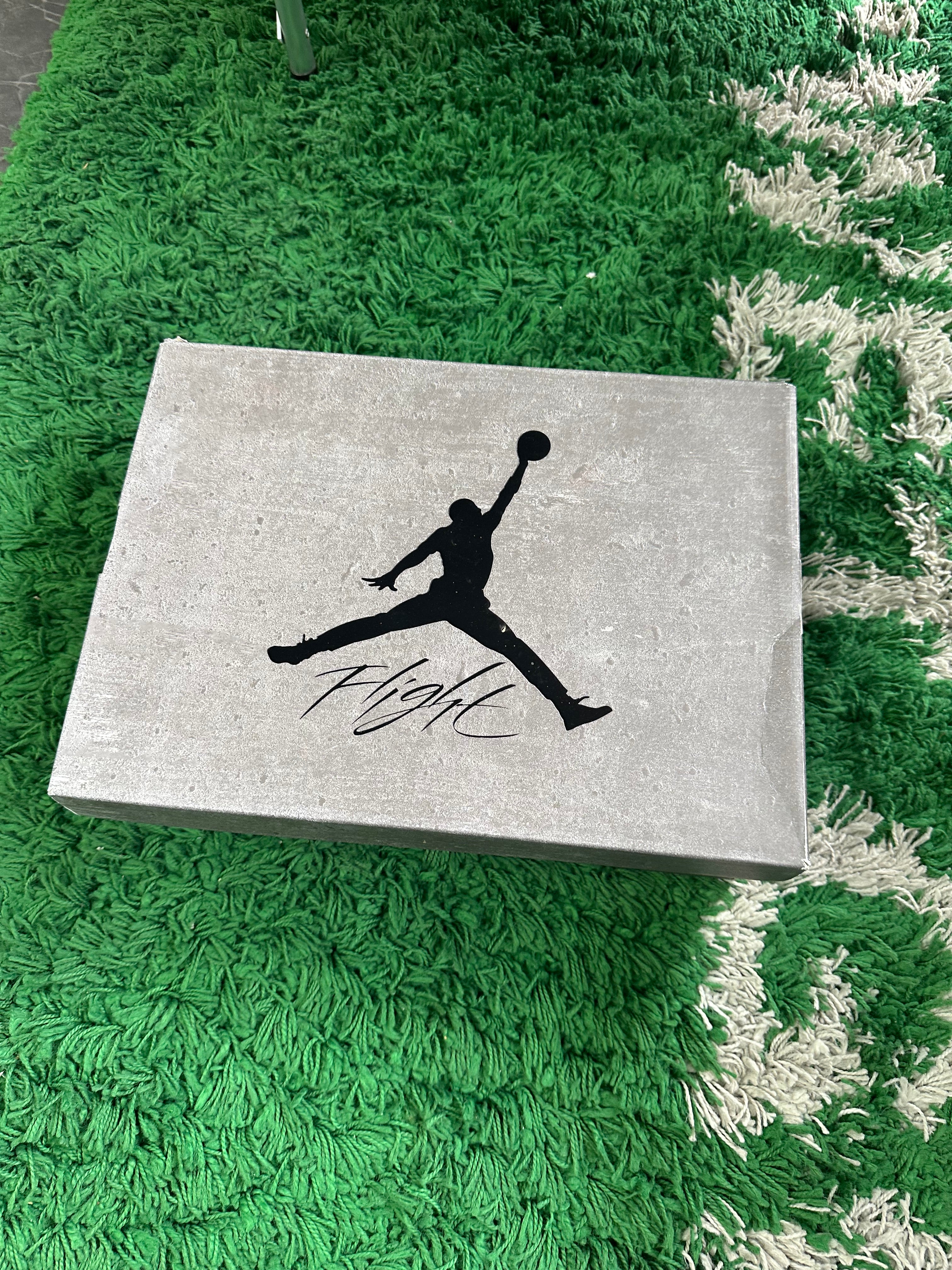 Jordan 4 “Cavestone”
