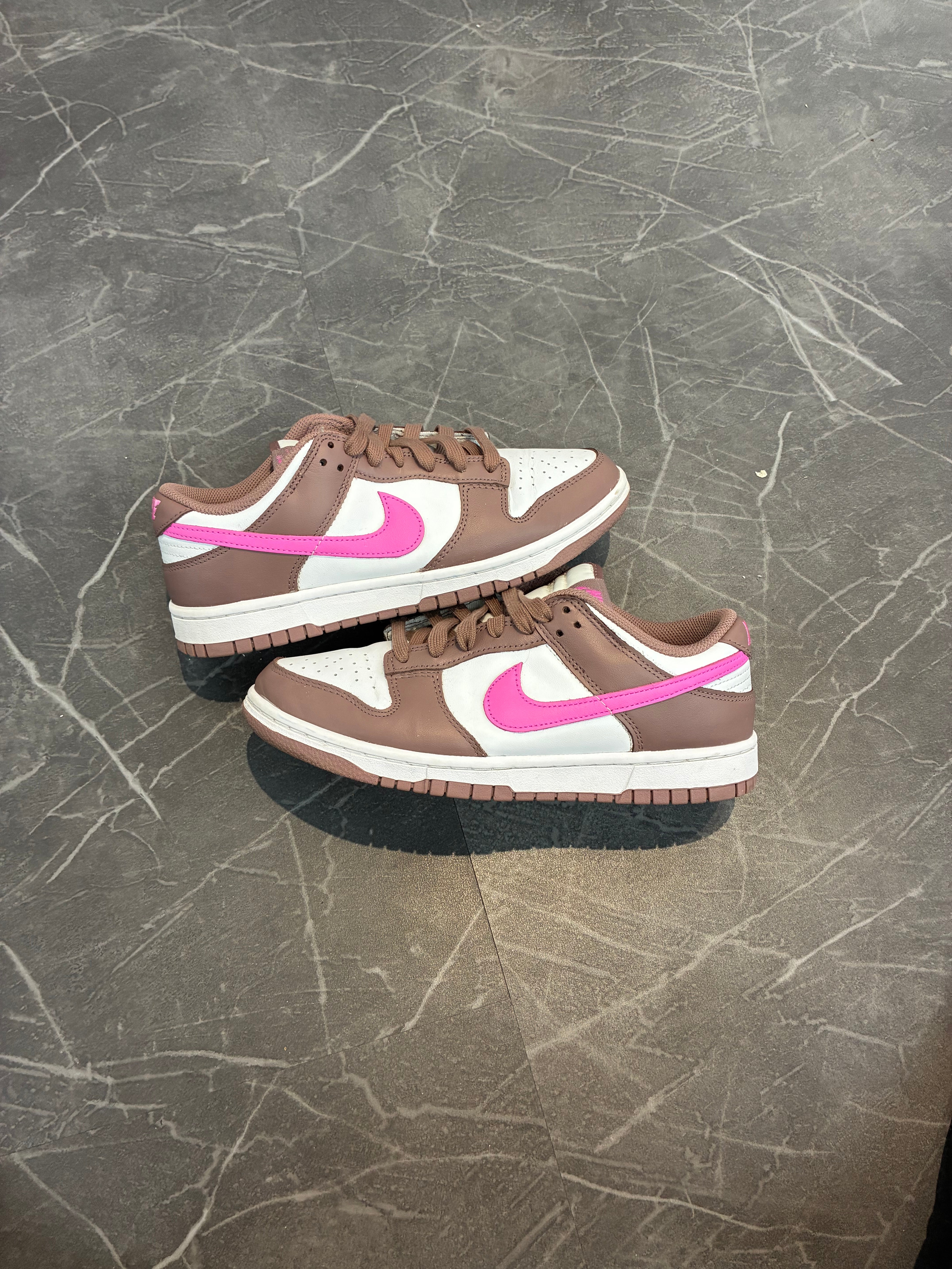 Nike Dunk Low “Smokey Mauve”