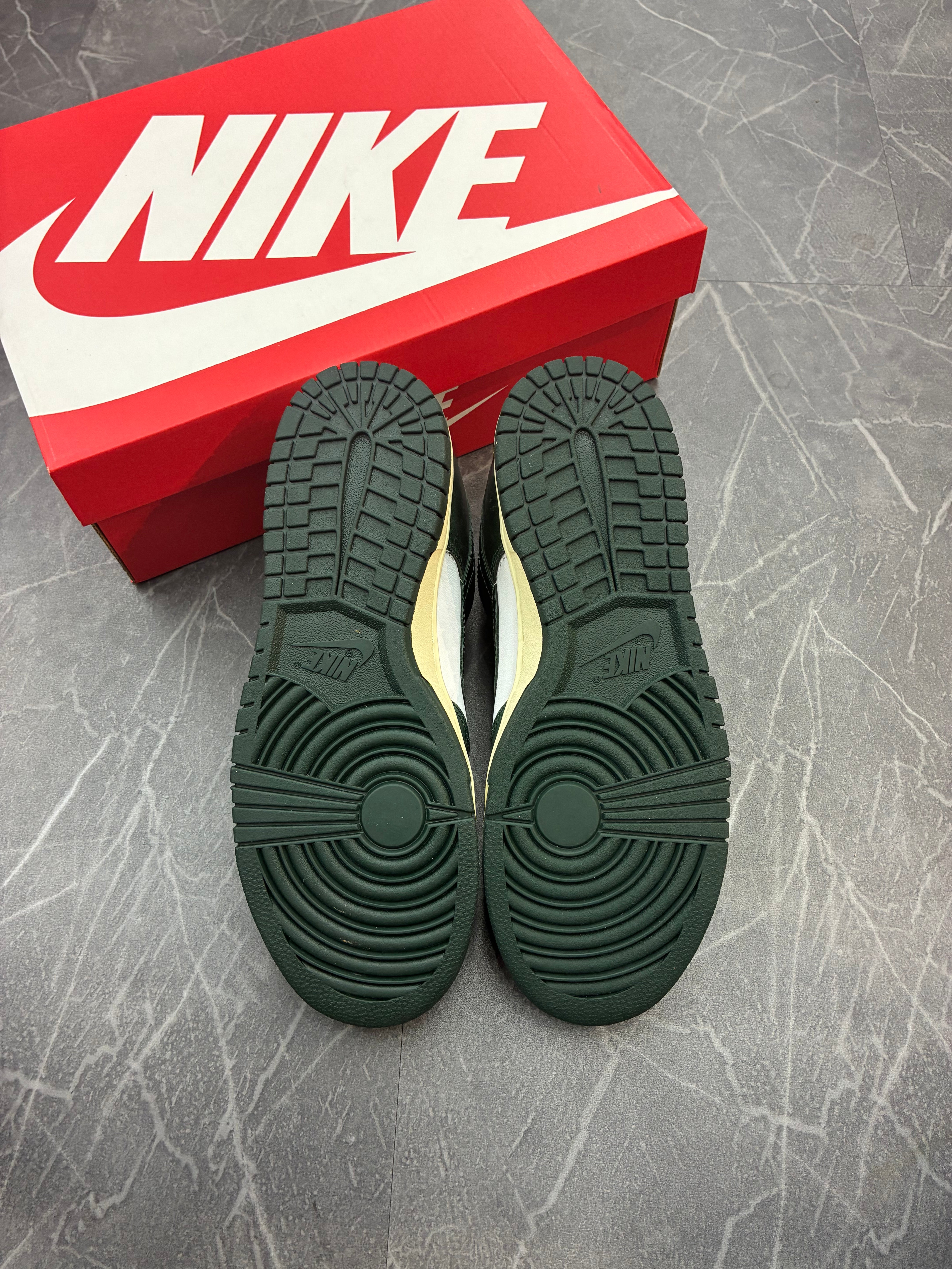 Nike Dunk Low “Vintage Green”