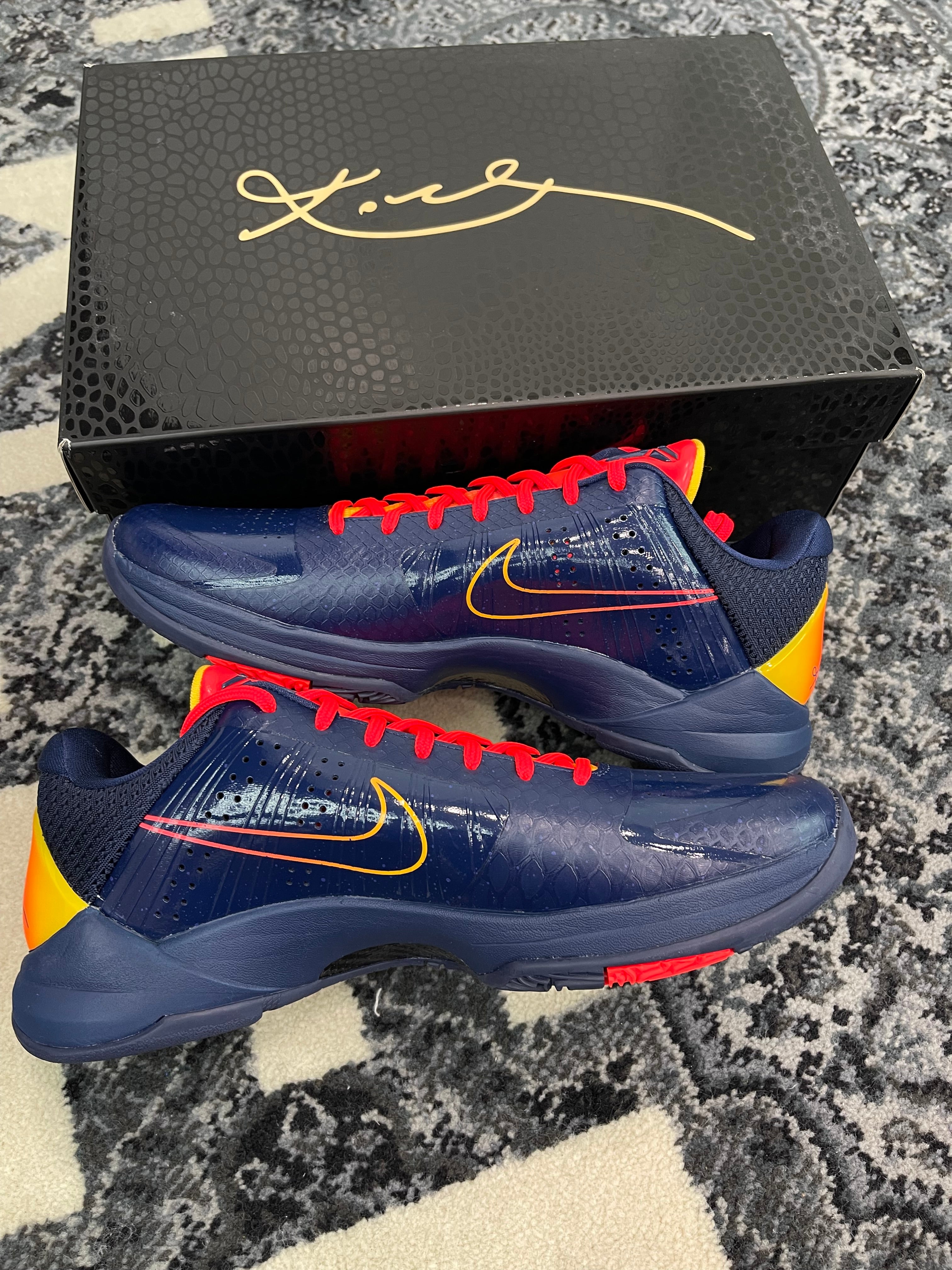 Kobe 5 Protro “Caitlin Clark”