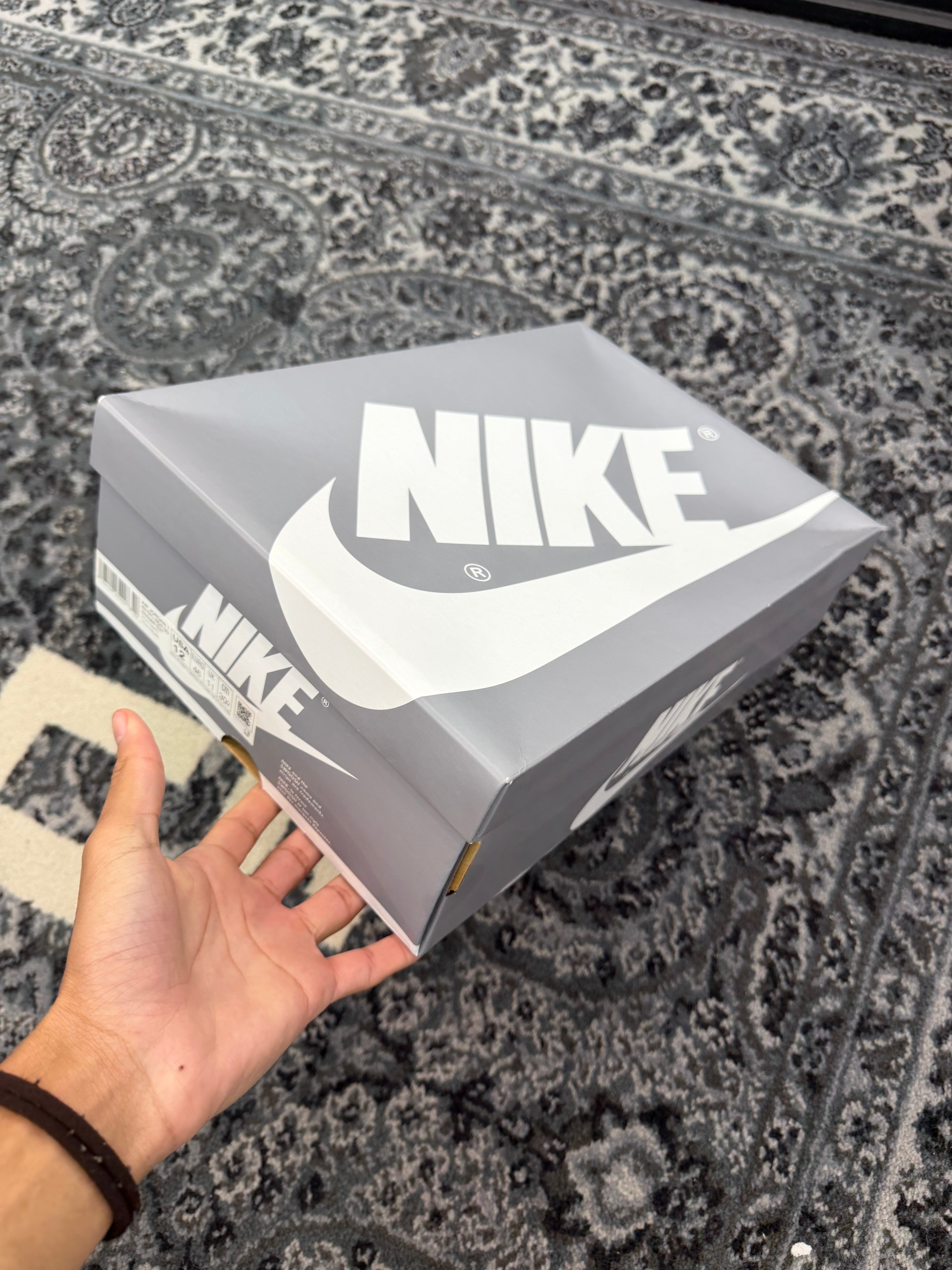 Jordan 1 High “Stealth”