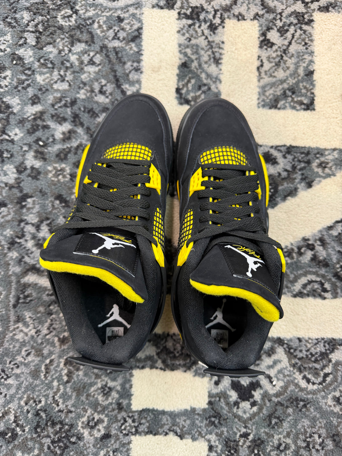 Jordan 4 “Thunder”