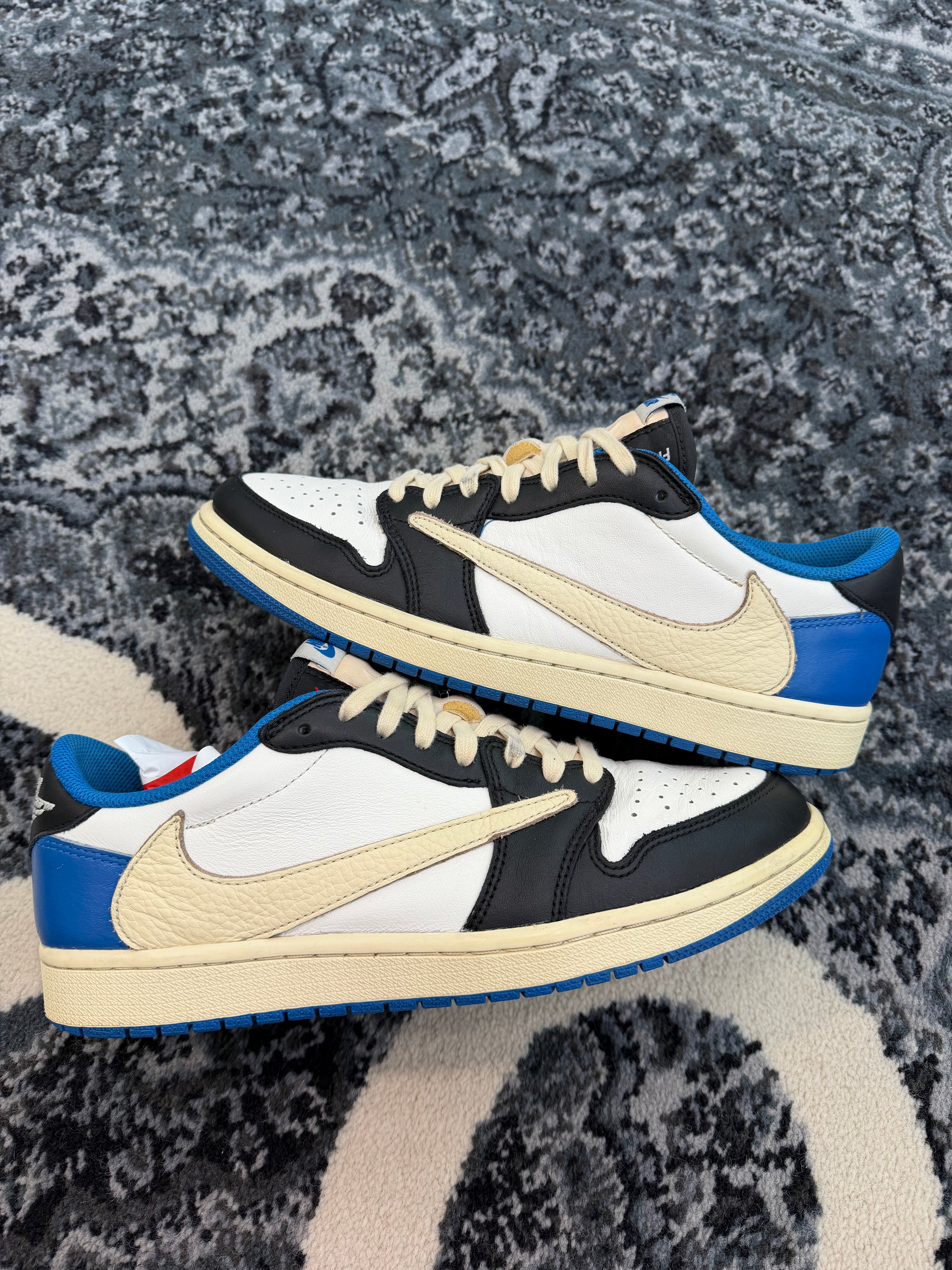 Jordan 1 Low x Travis Scott “Fragment”