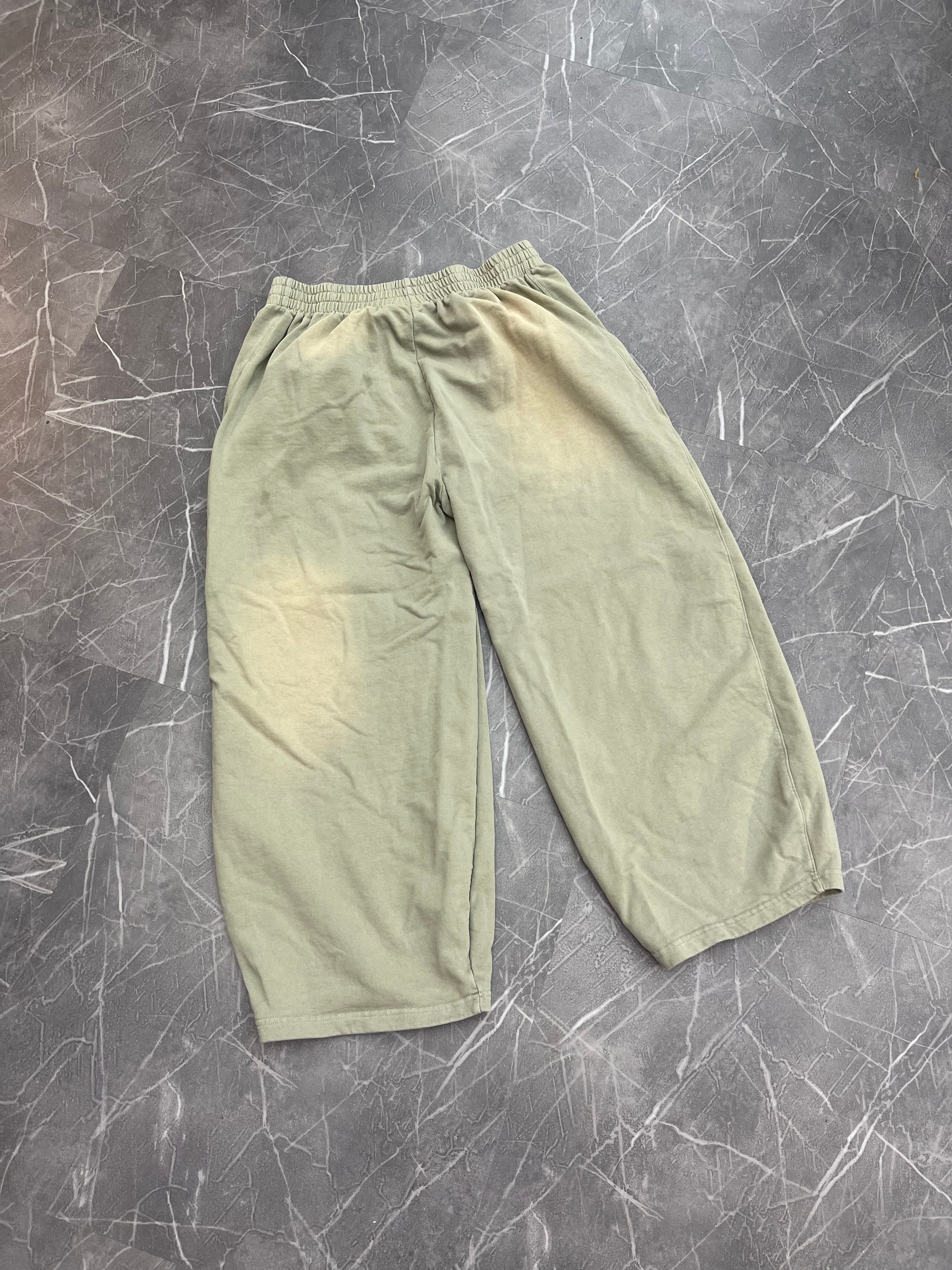GV Gallery Raspberry Hills Green Fade Sweatpants