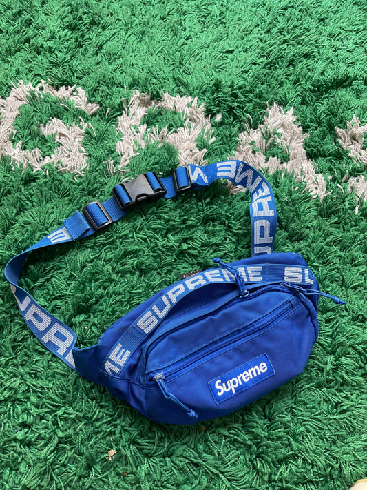 Supreme SS18 Waist Bag “Blue”