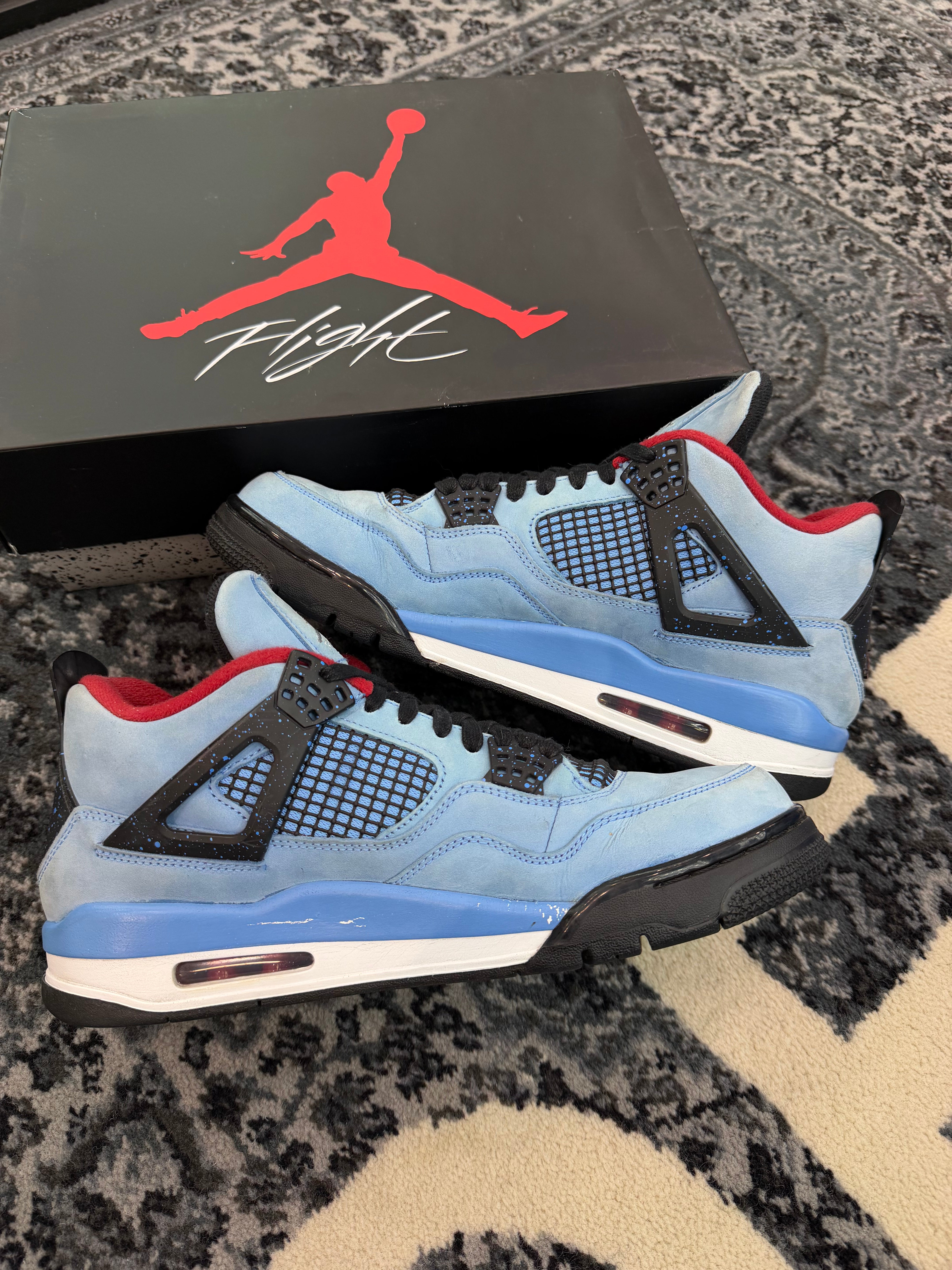 Jordan 4 x Travis Scott “Cactus Jack”