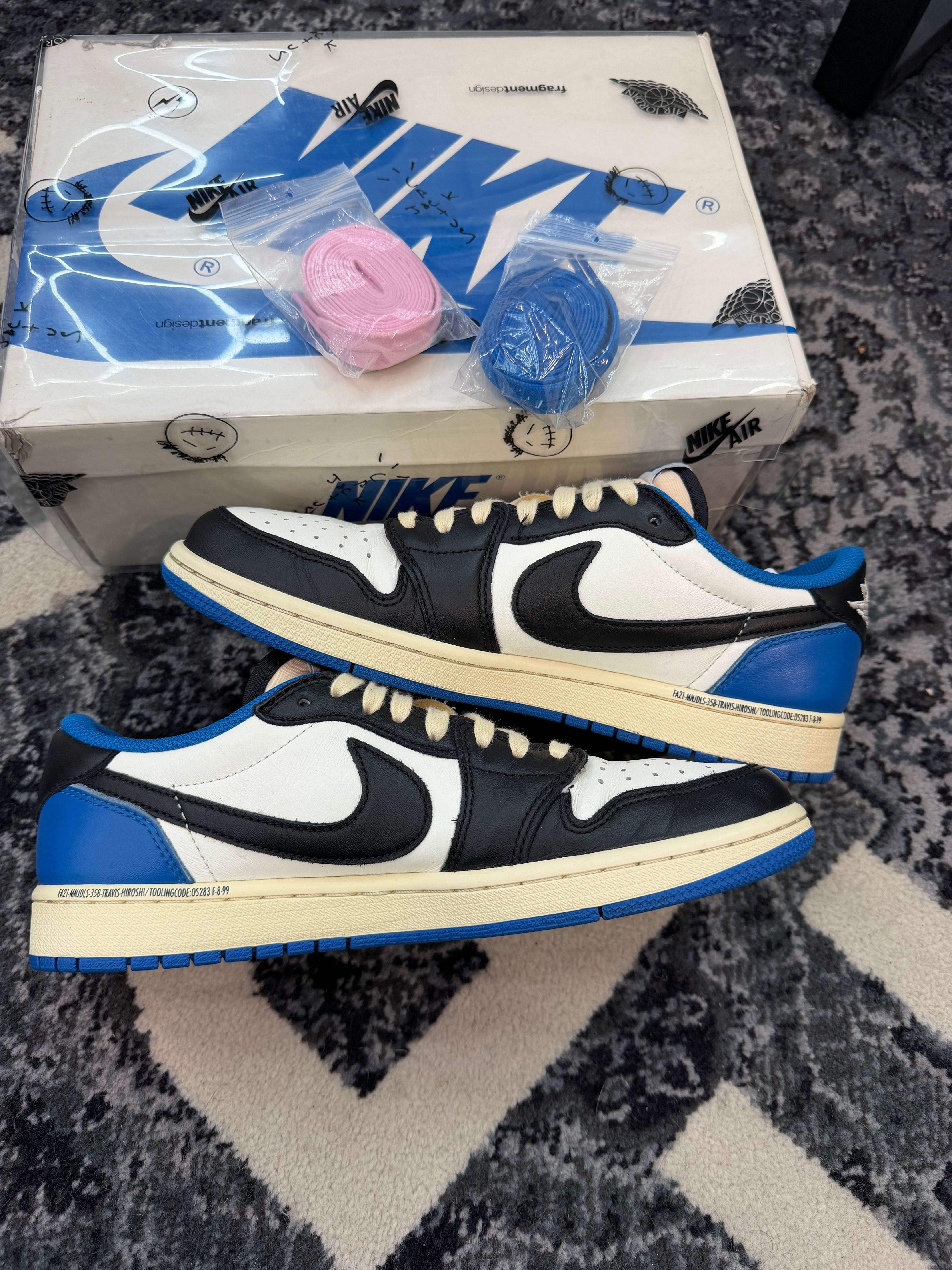 Jordan 1 Low x Travis Scott “Fragment”