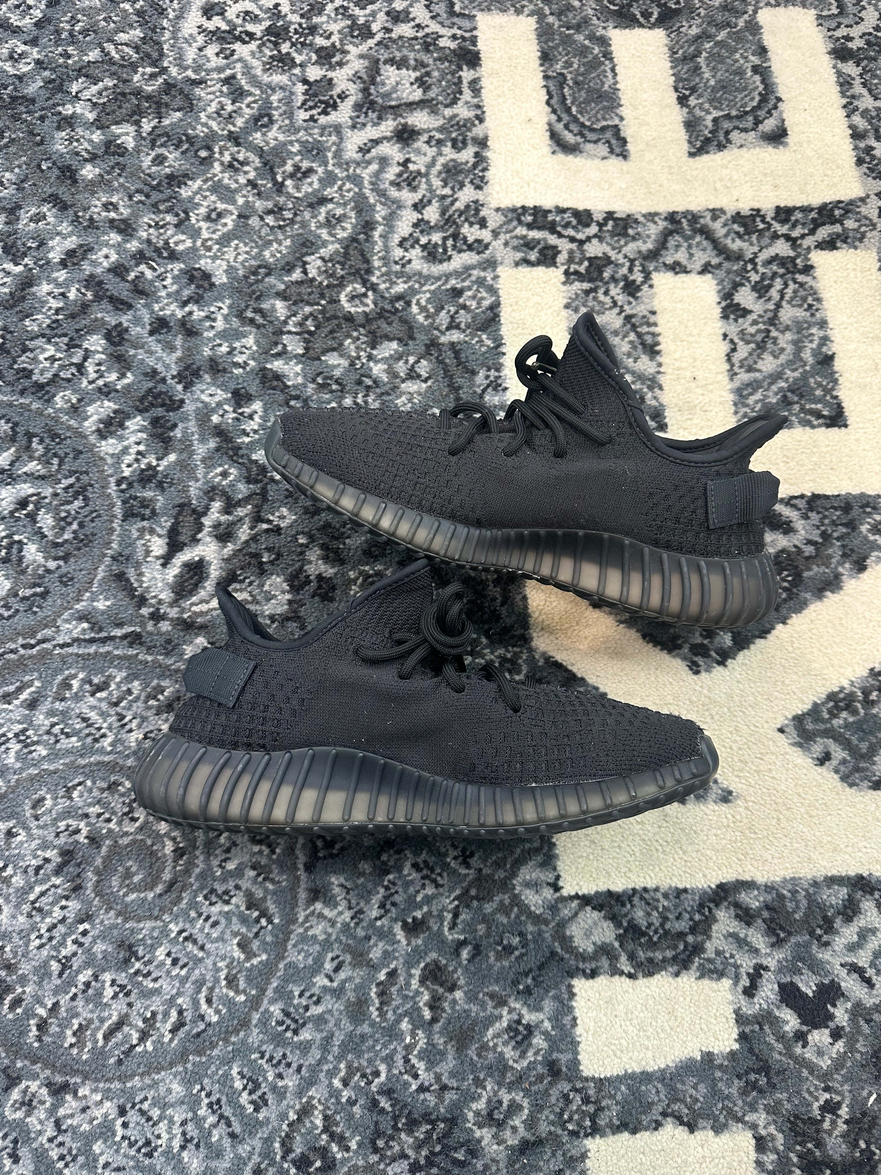 Yeezy 350 “Onyx”