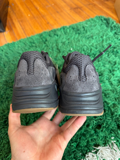 Yeezy 700 “Utility Black”