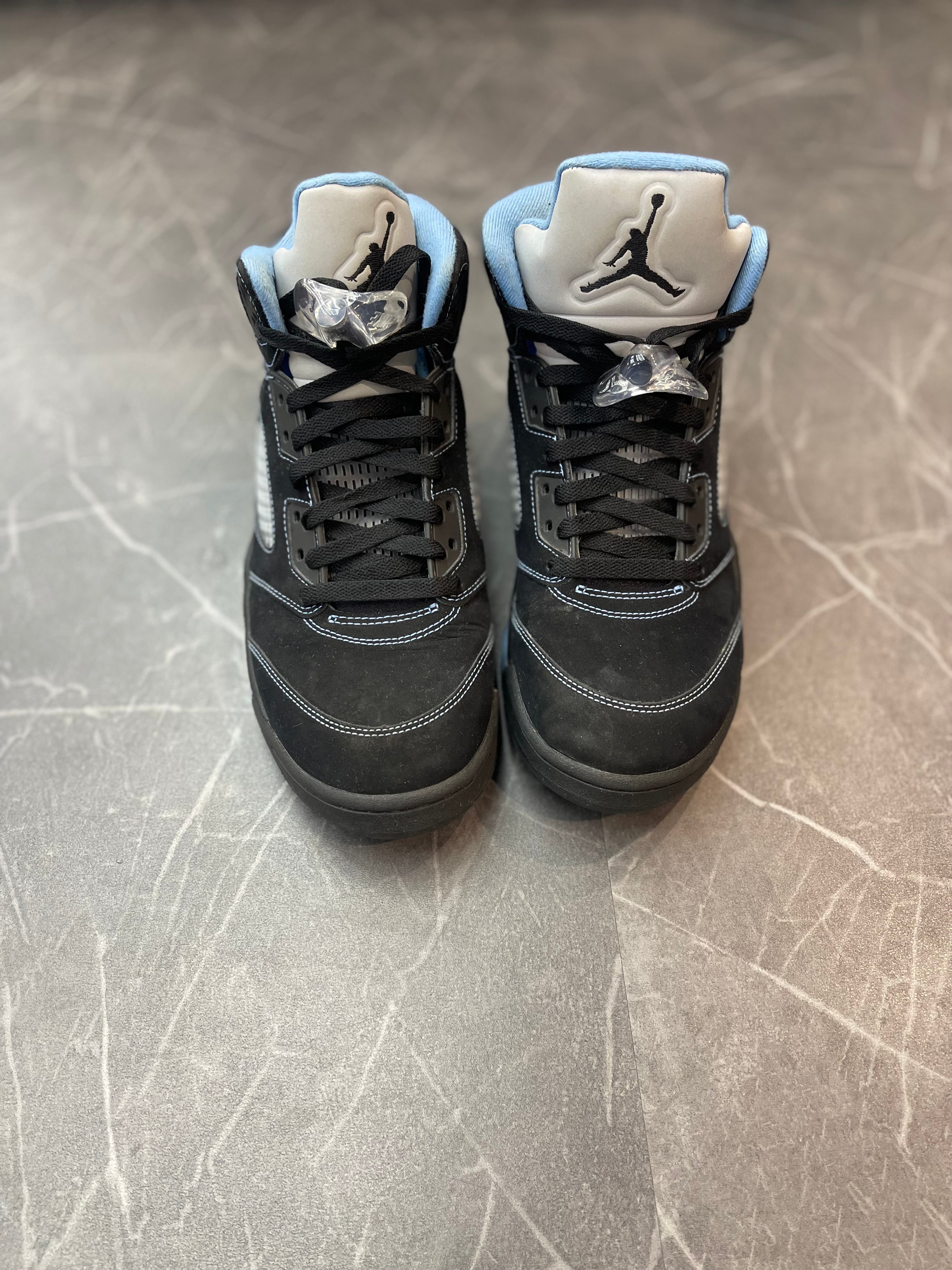 Jordan 5 “Black University Blue”