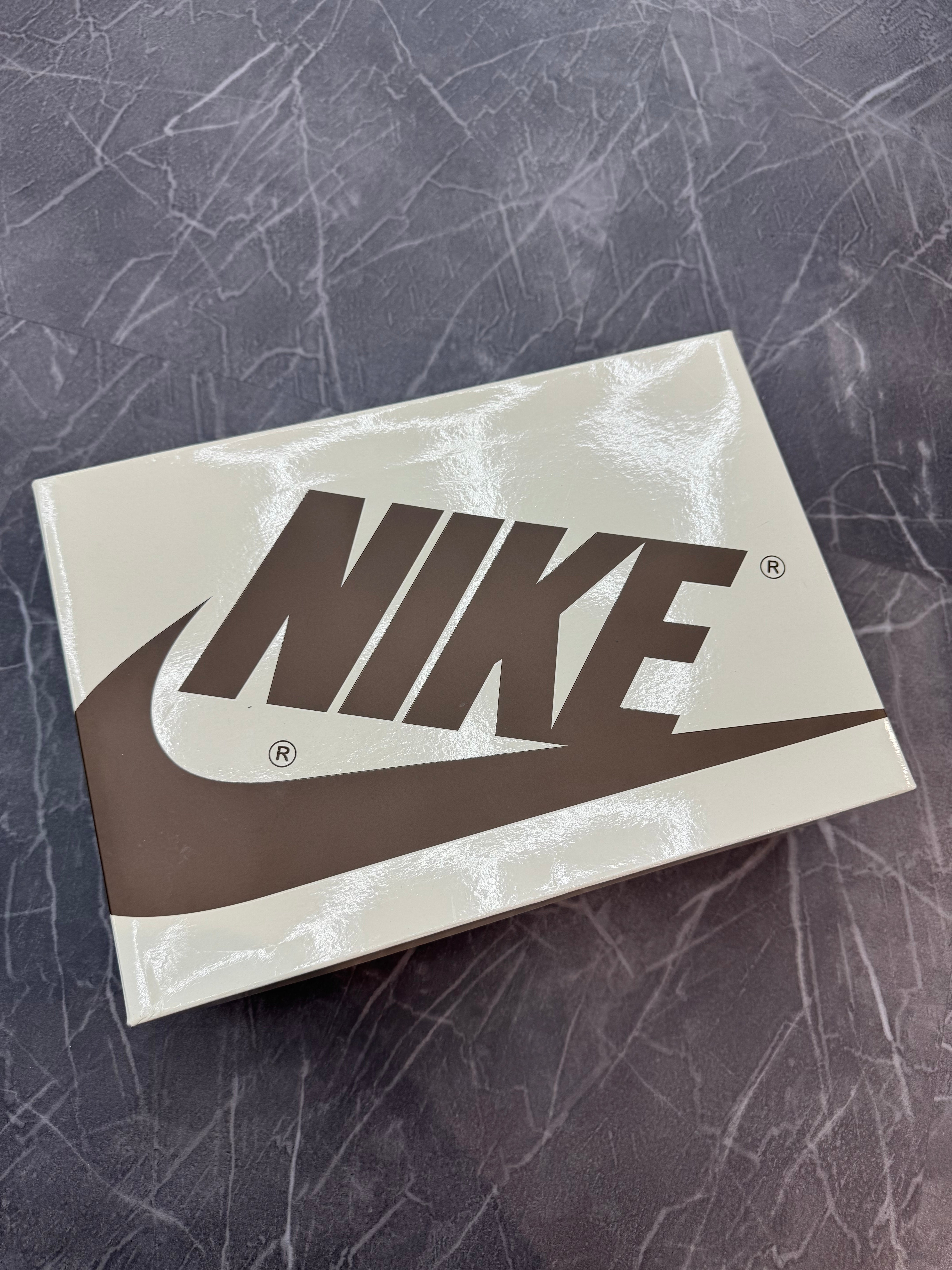Jordan 1 Low Travis Scott Reverse Mocha