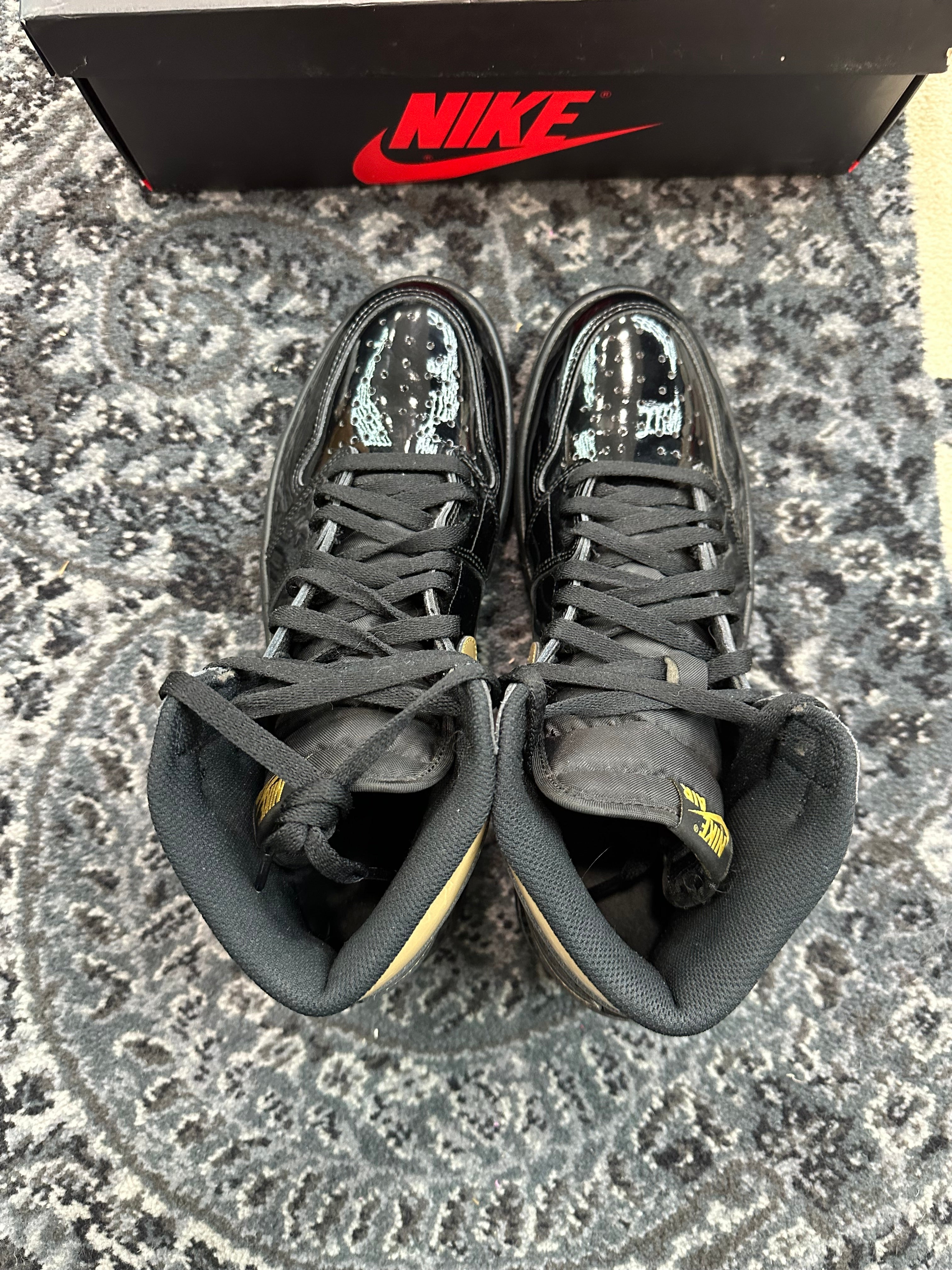 Jordan 1 High “Black Metallic Gold”