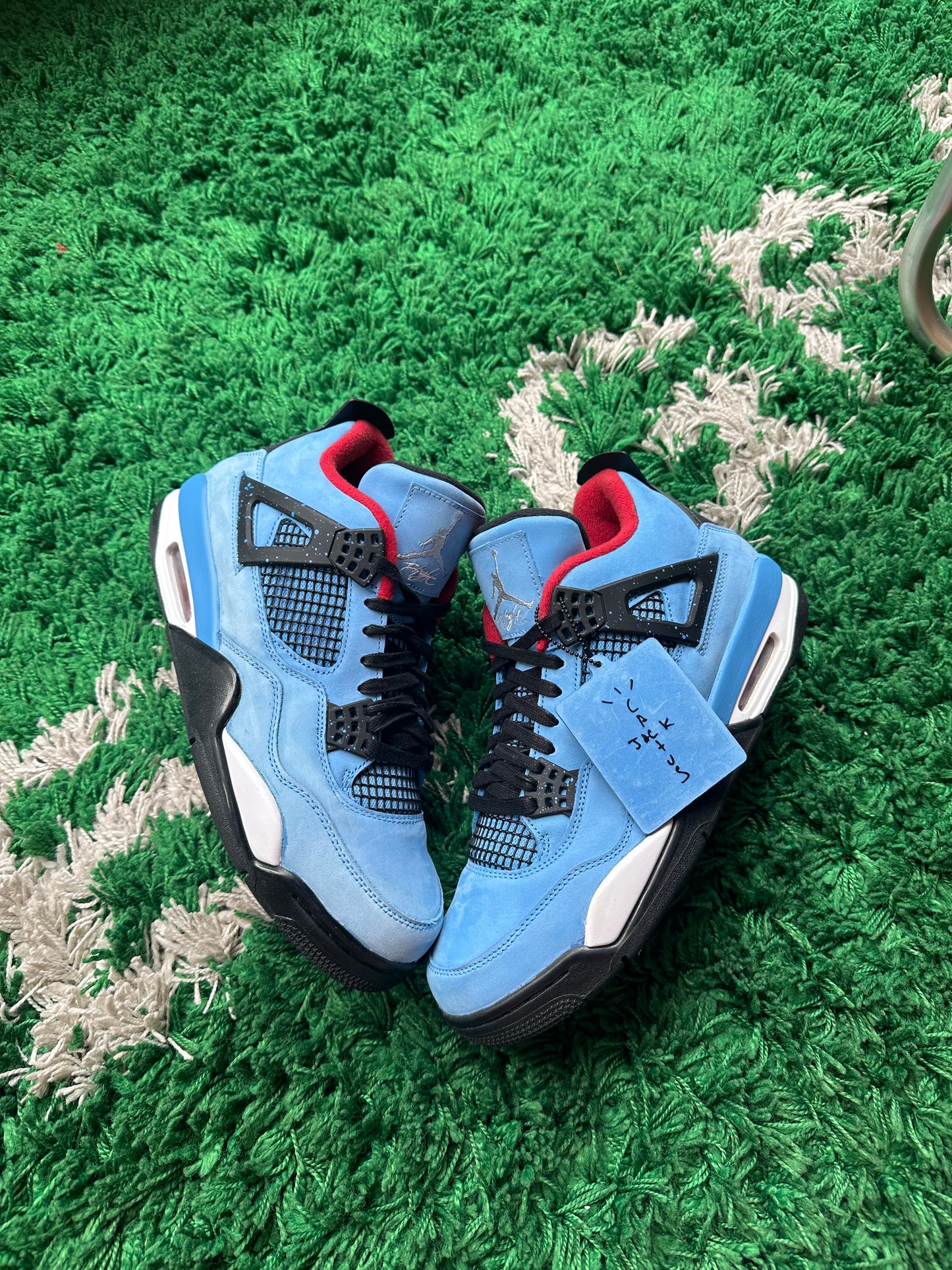 Travis Scott x Jordan 4