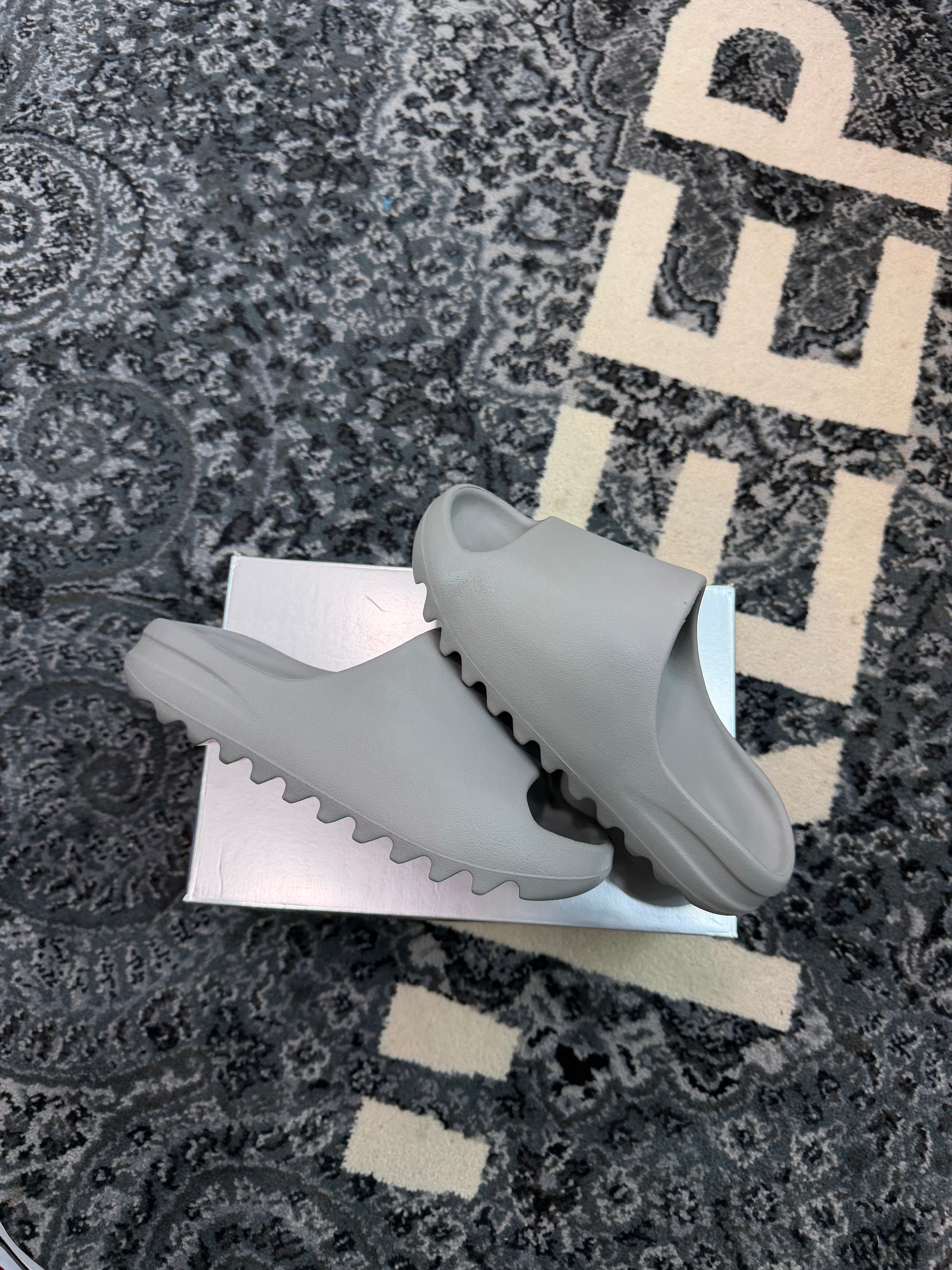 Yeezy Slide YS-01 “Grey”