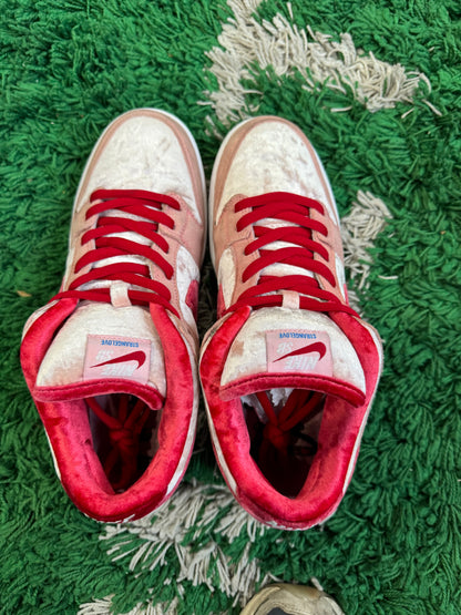 Nike Dunk Low SB “Strange Love”