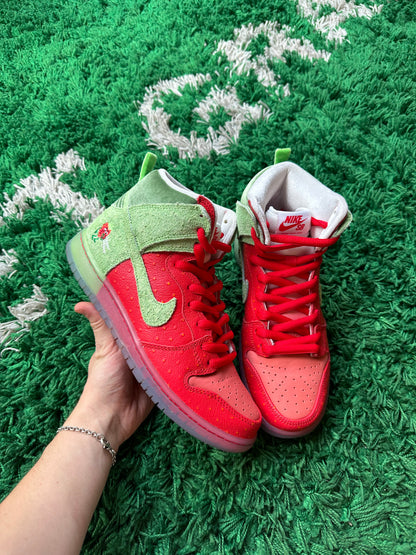 Nike SB Dunk High “Strawberry Cough”