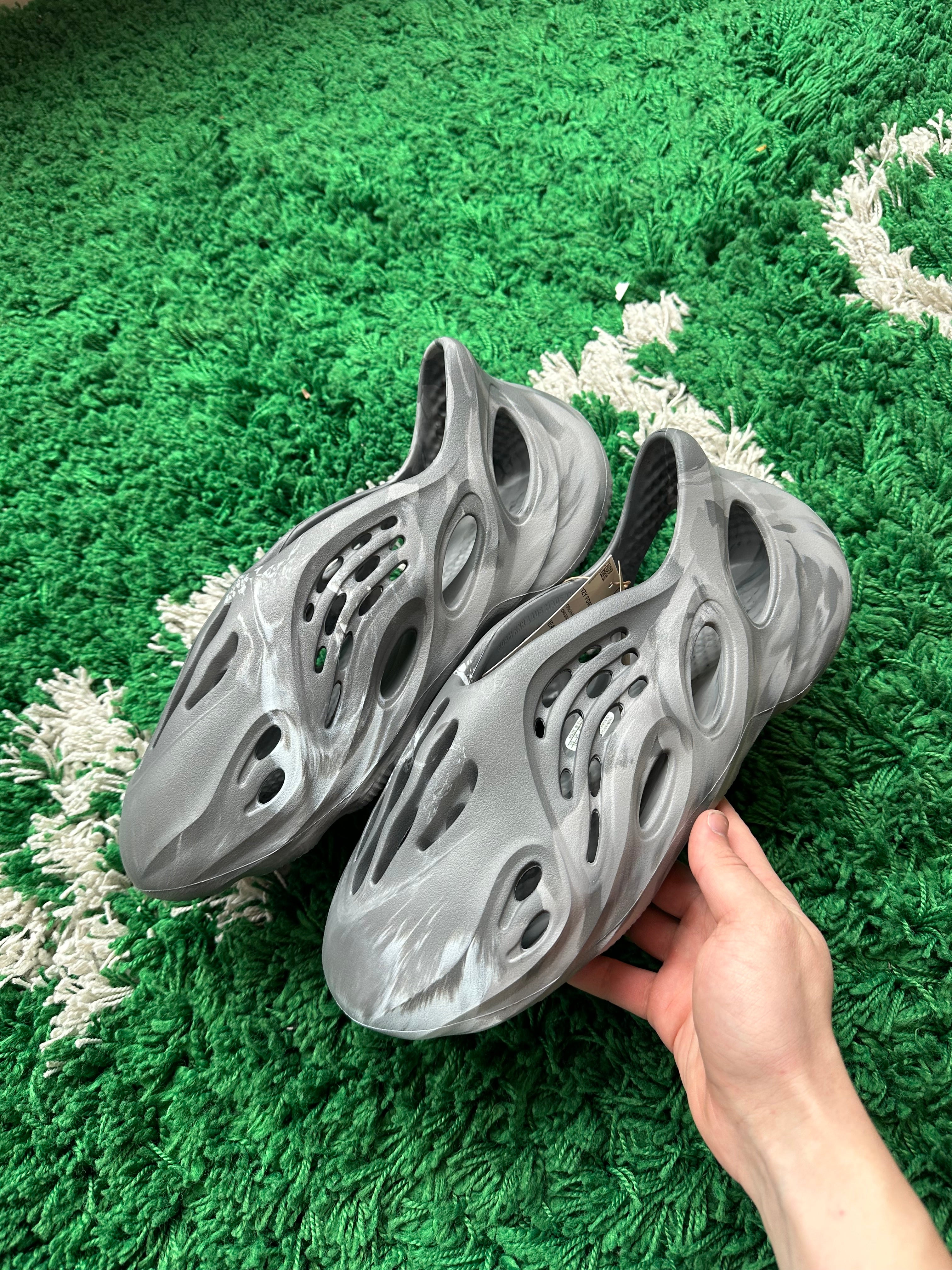 Yeezy Foam Runner “MX Granite”
