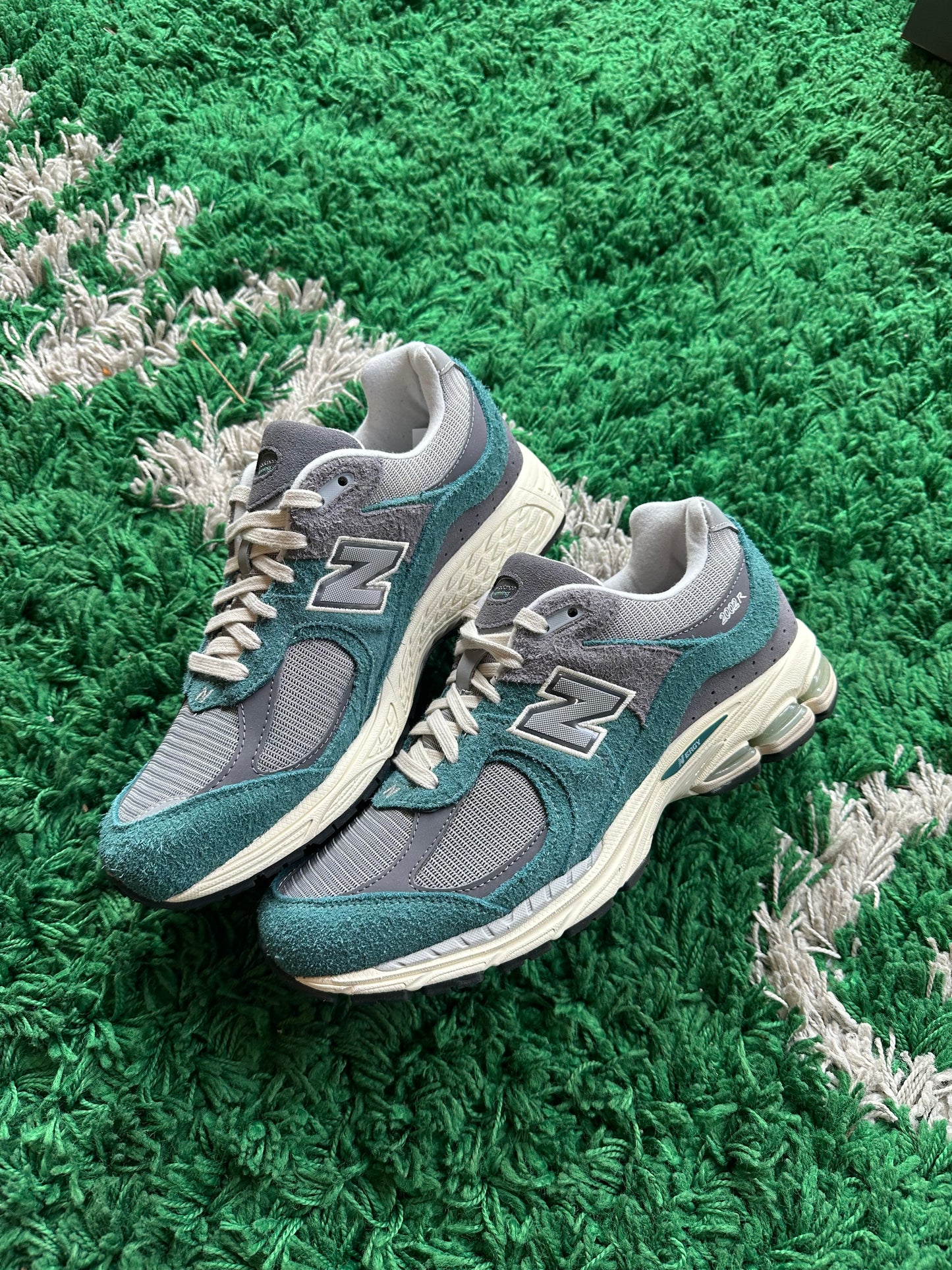 New Balance 2002R “New Spruce Magnet”