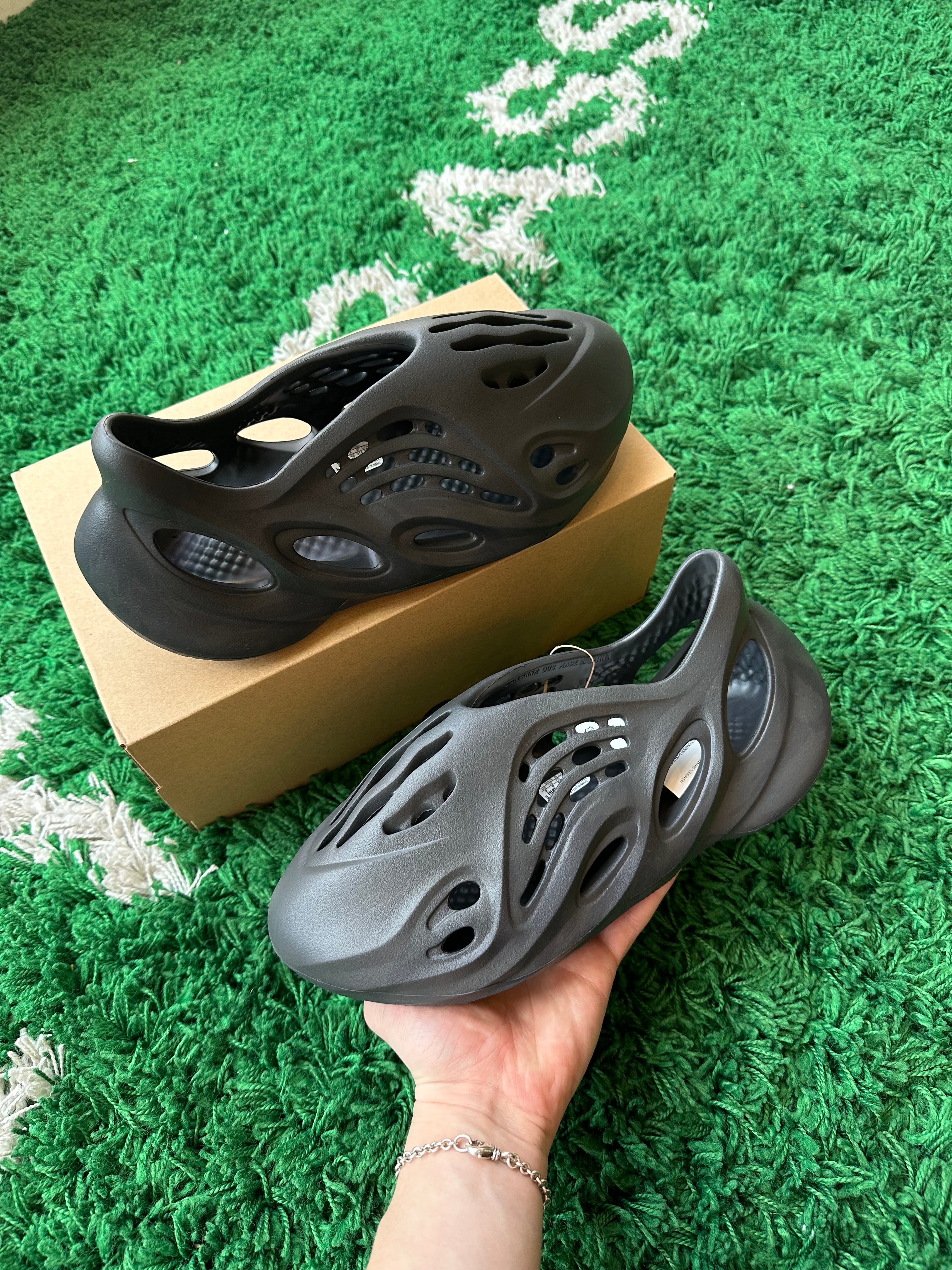 Yeezy Foam Runner “Onyx”