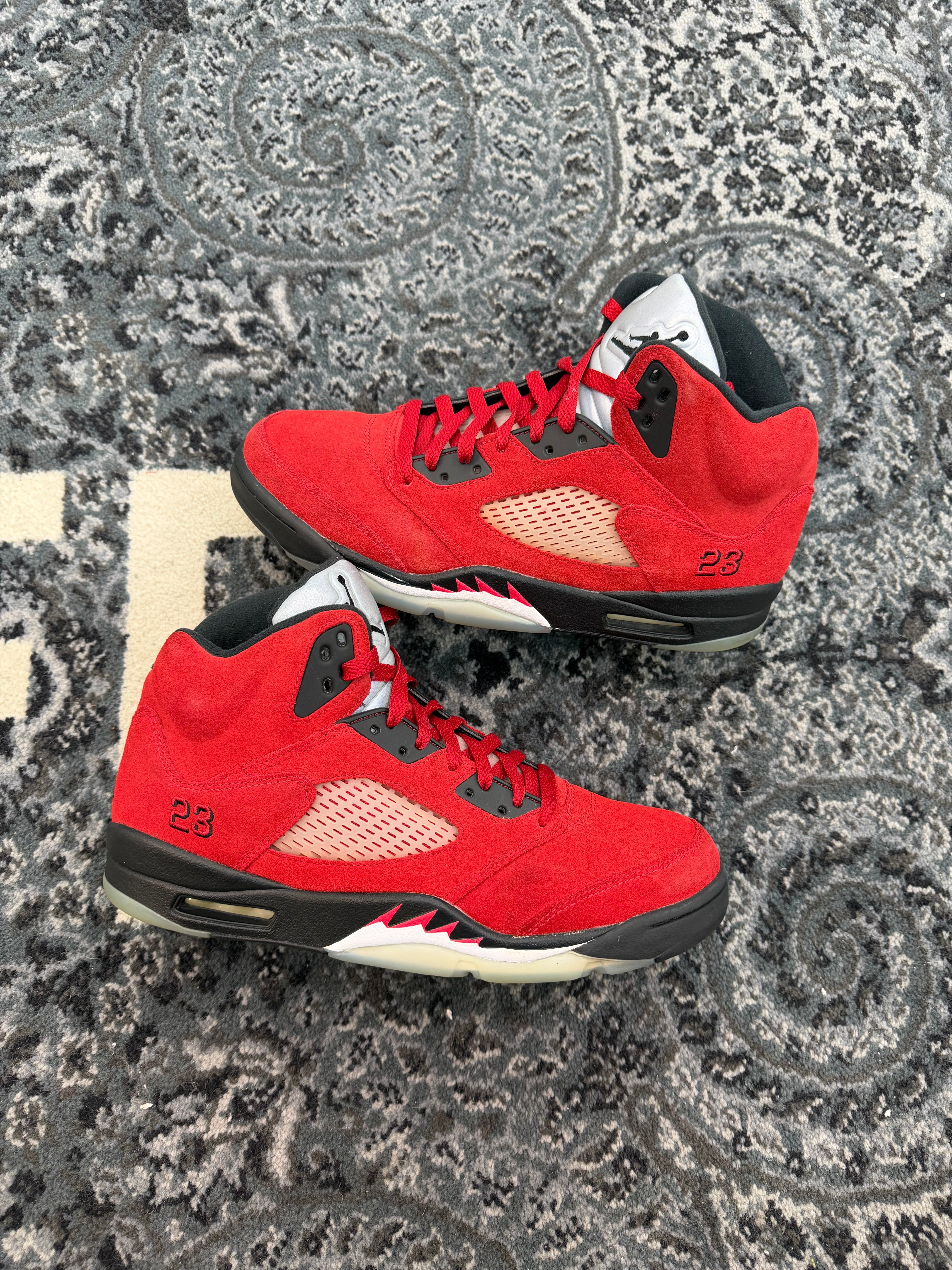 Jordan 5 “Raging Bull”
