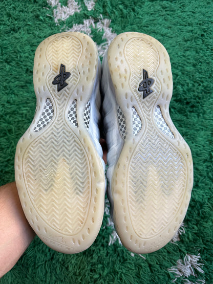 Nike Air Foamposite “One Dream A World Grey”