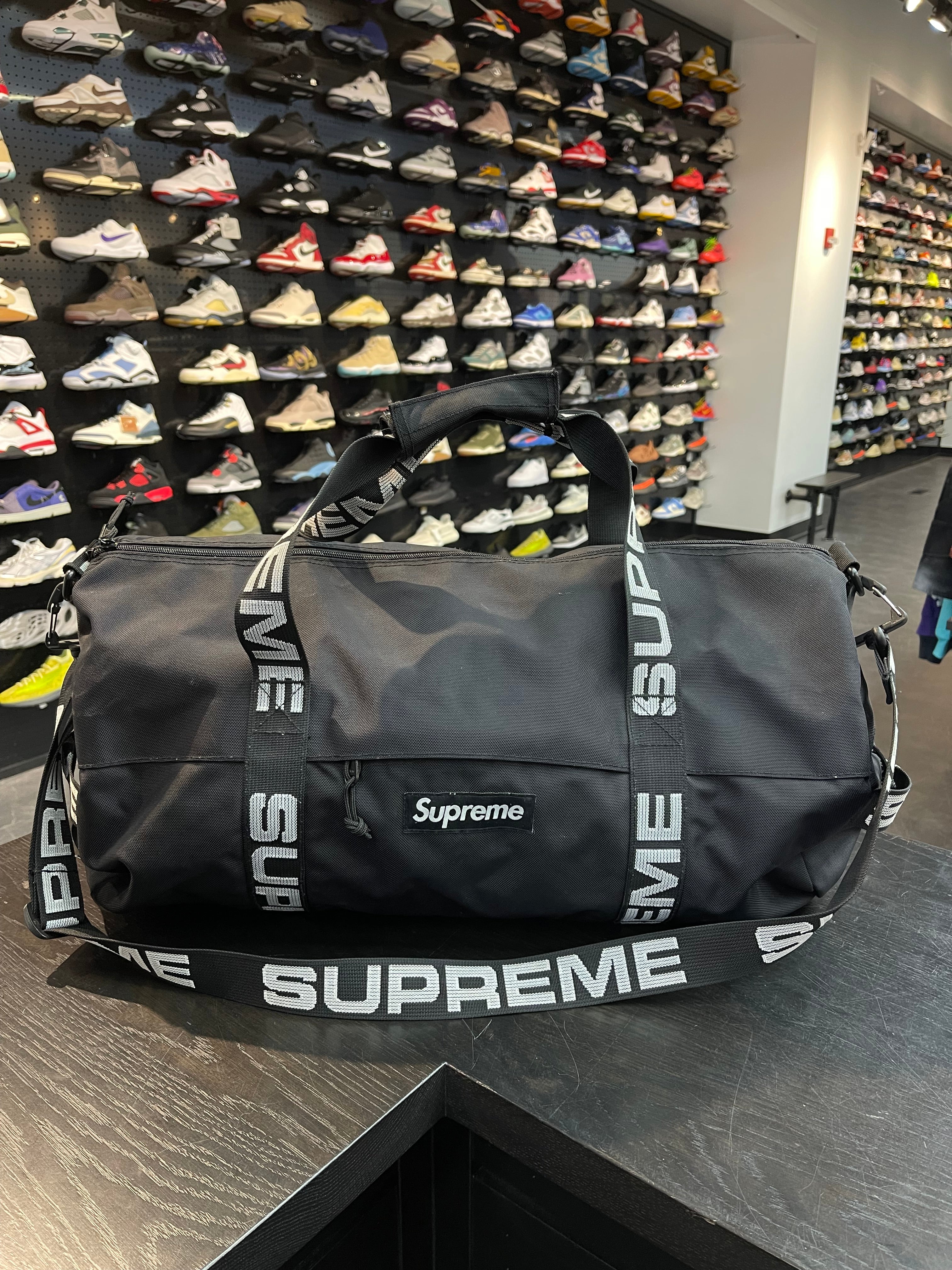 Supreme SS18 Large Duffle Bag “Black”