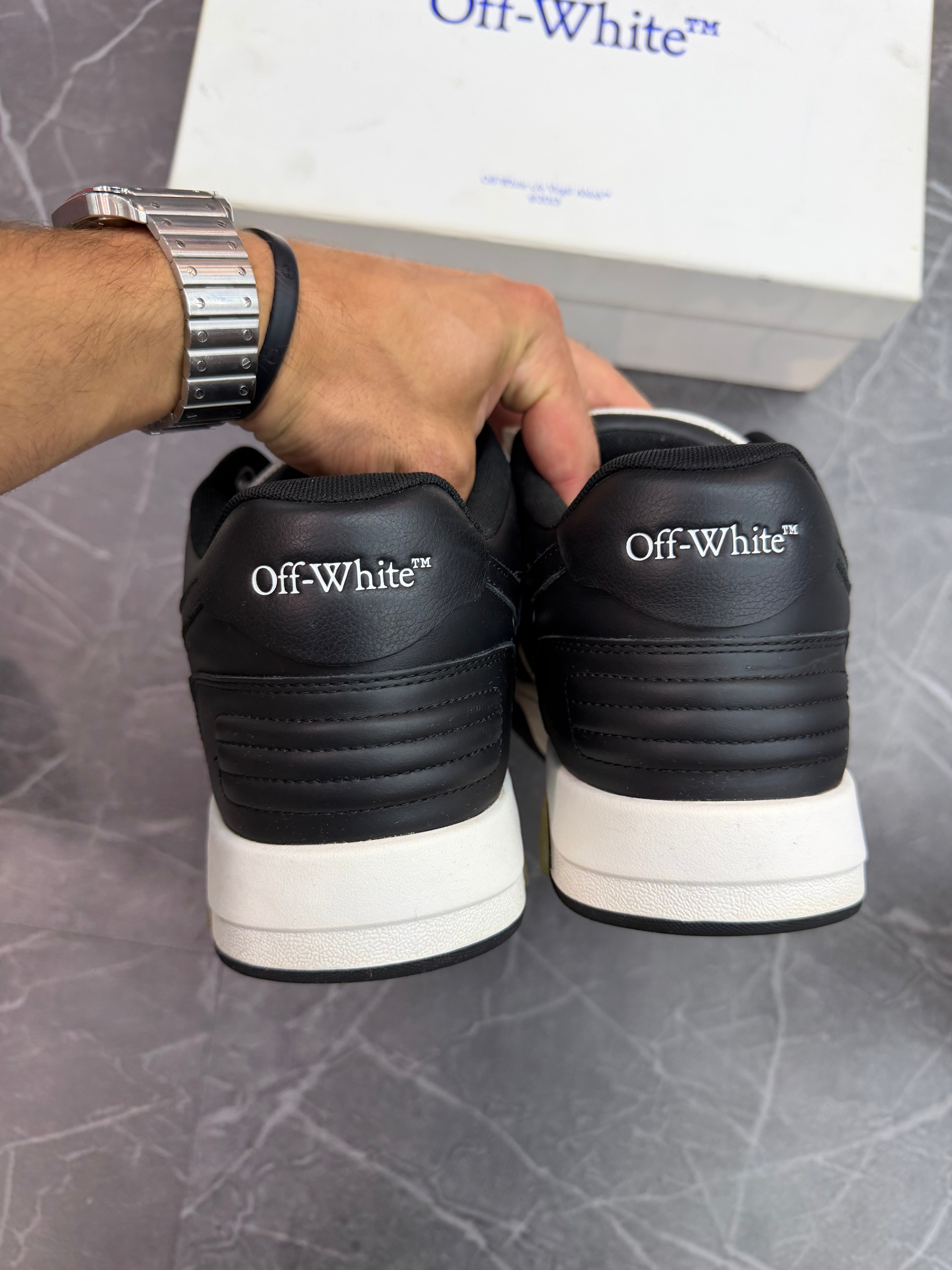Off White Out Of Office “Black White”