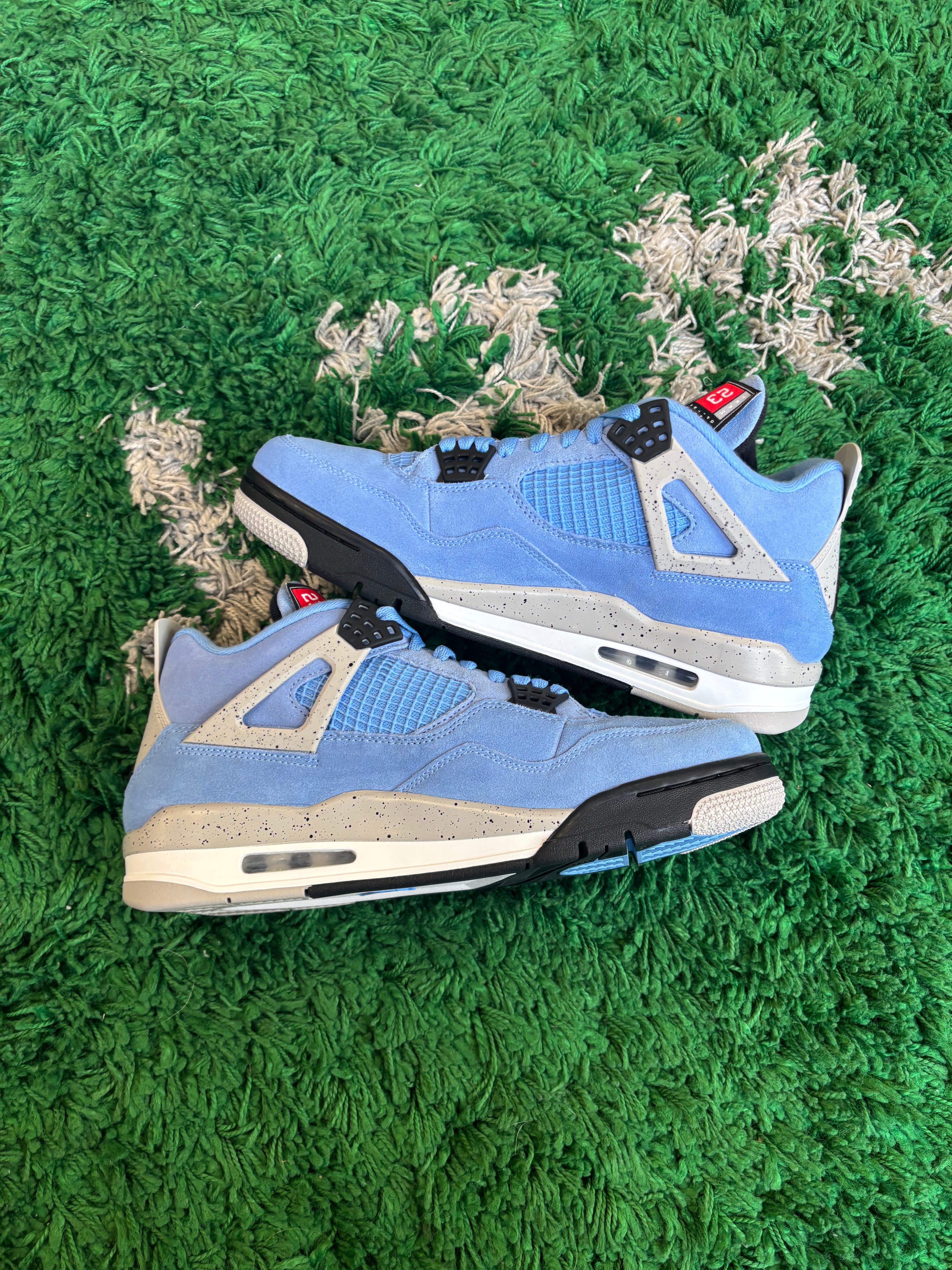 Jordan 4 “University Blue”