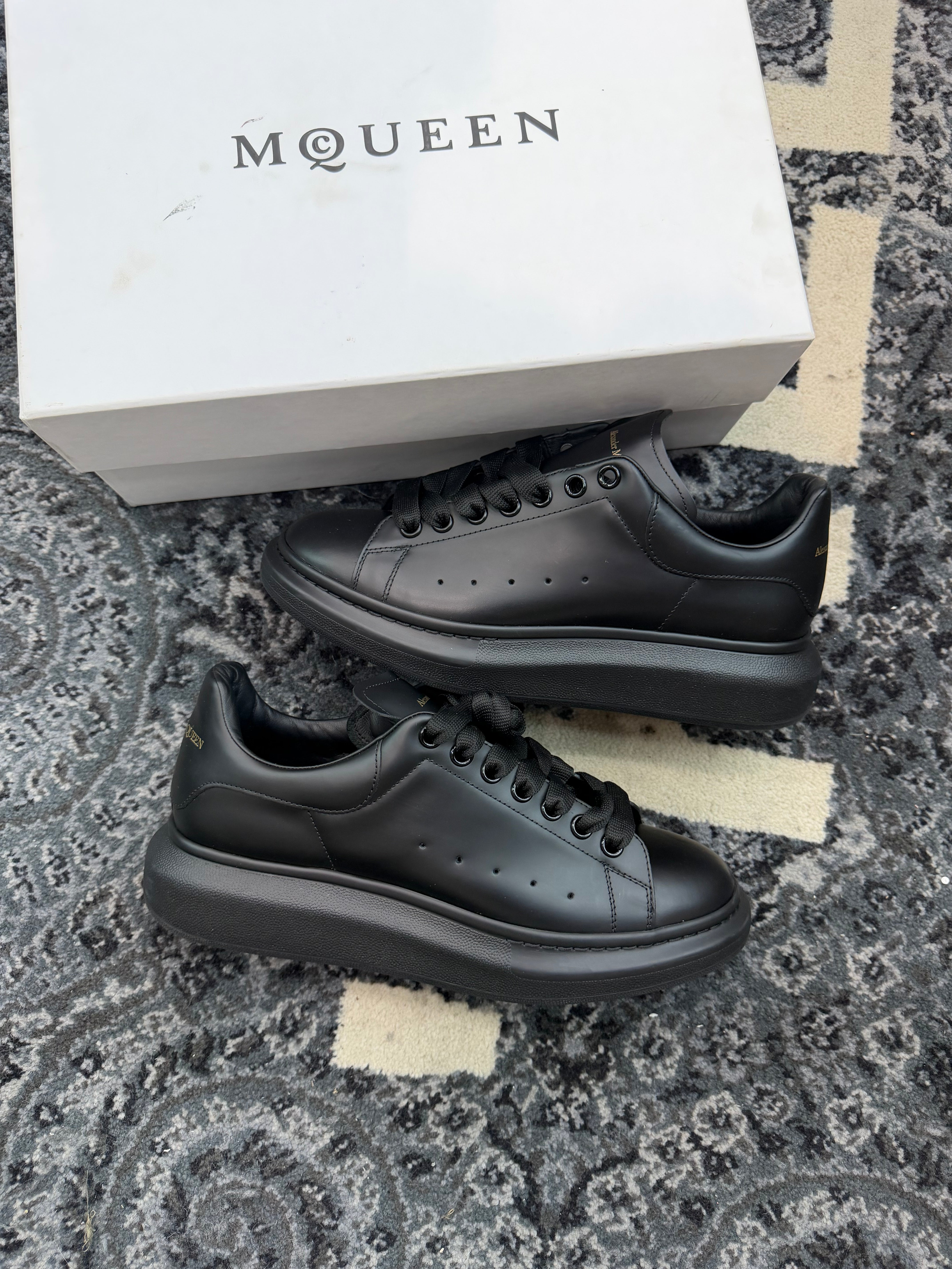 Alexander Mcqueen Sneaker Low “All Black”