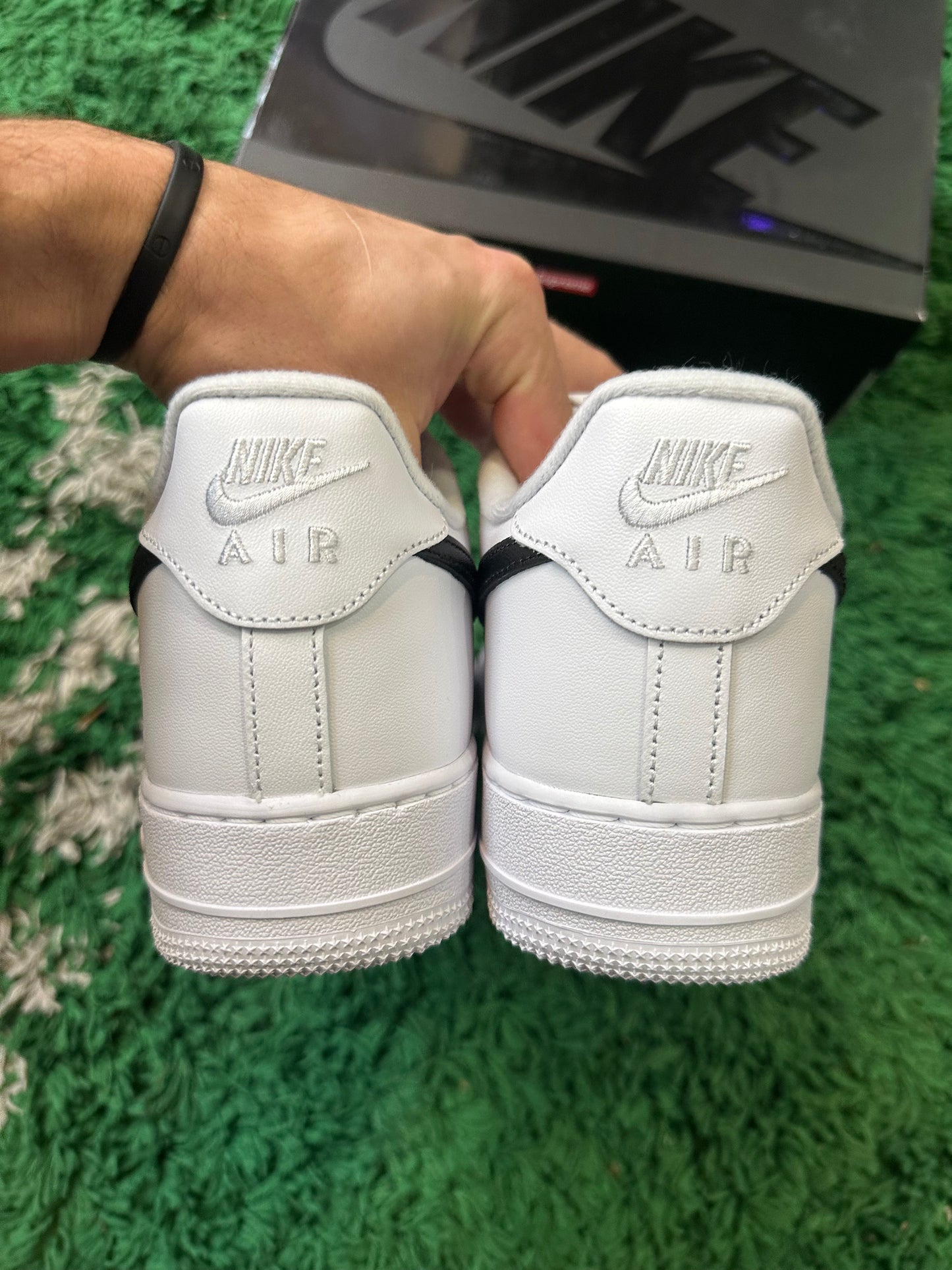 Nike Air Force 1 Low Supreme “White Black”