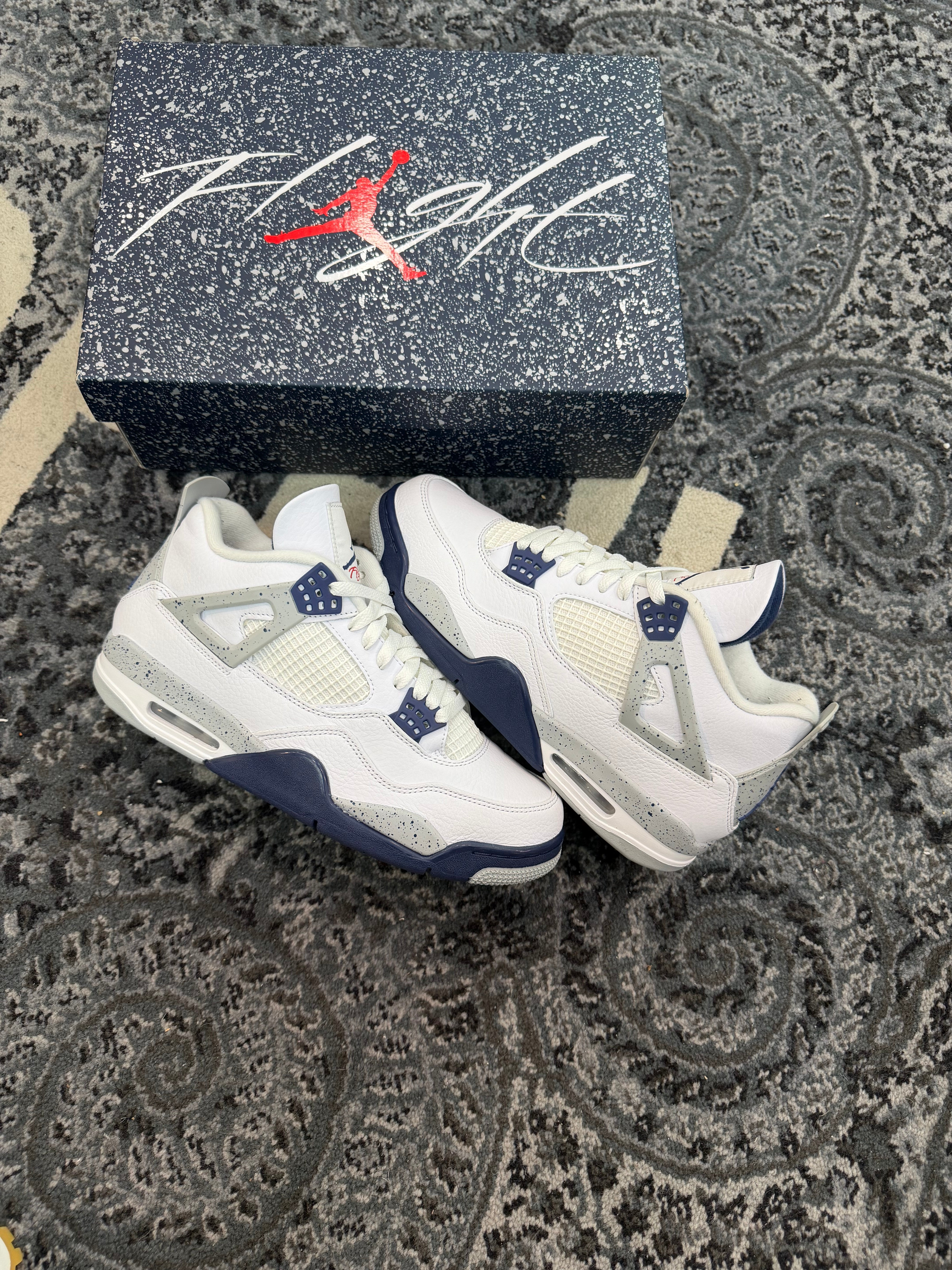Jordan 4 “Midnight Navy”