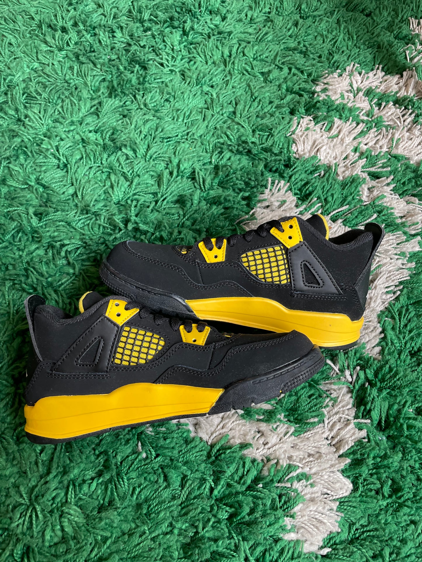 Jordan 4 “Thunder” (PS)