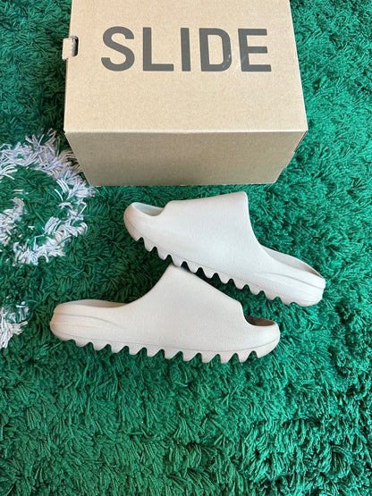 Yeezy Slide “Pure”
