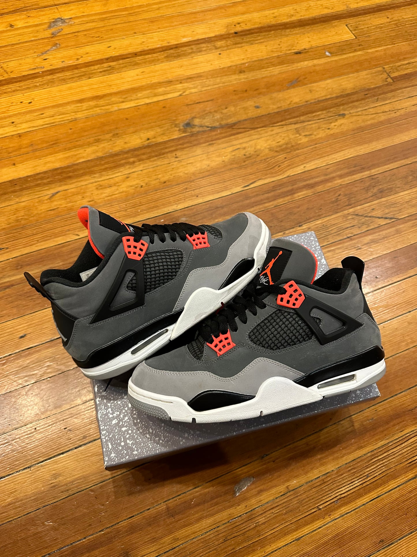 Jordan 4 “Infrared”