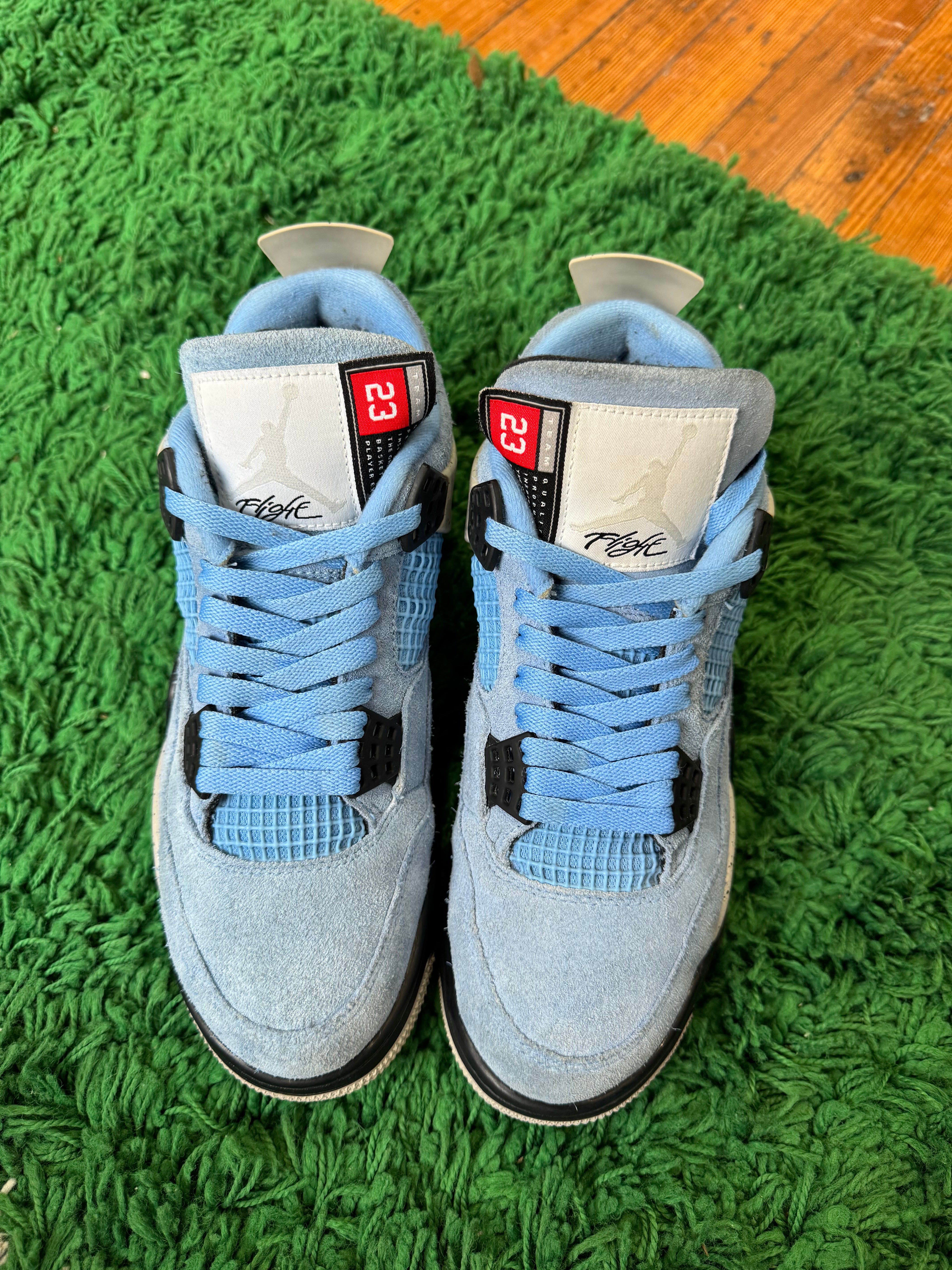 Jordan 4 “University Blue”