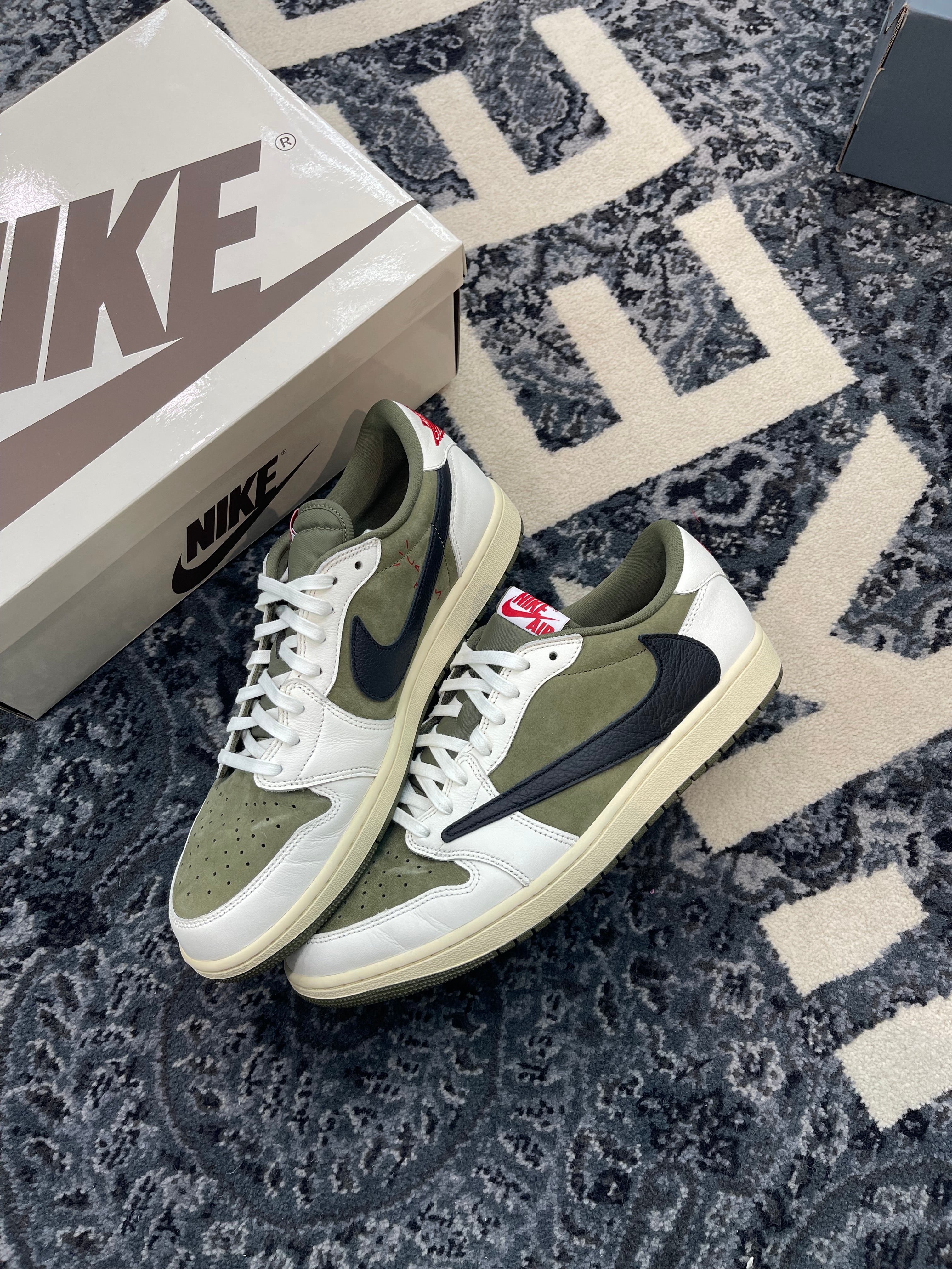 Travis Scott Jordan 1 Low “Medium Olive”