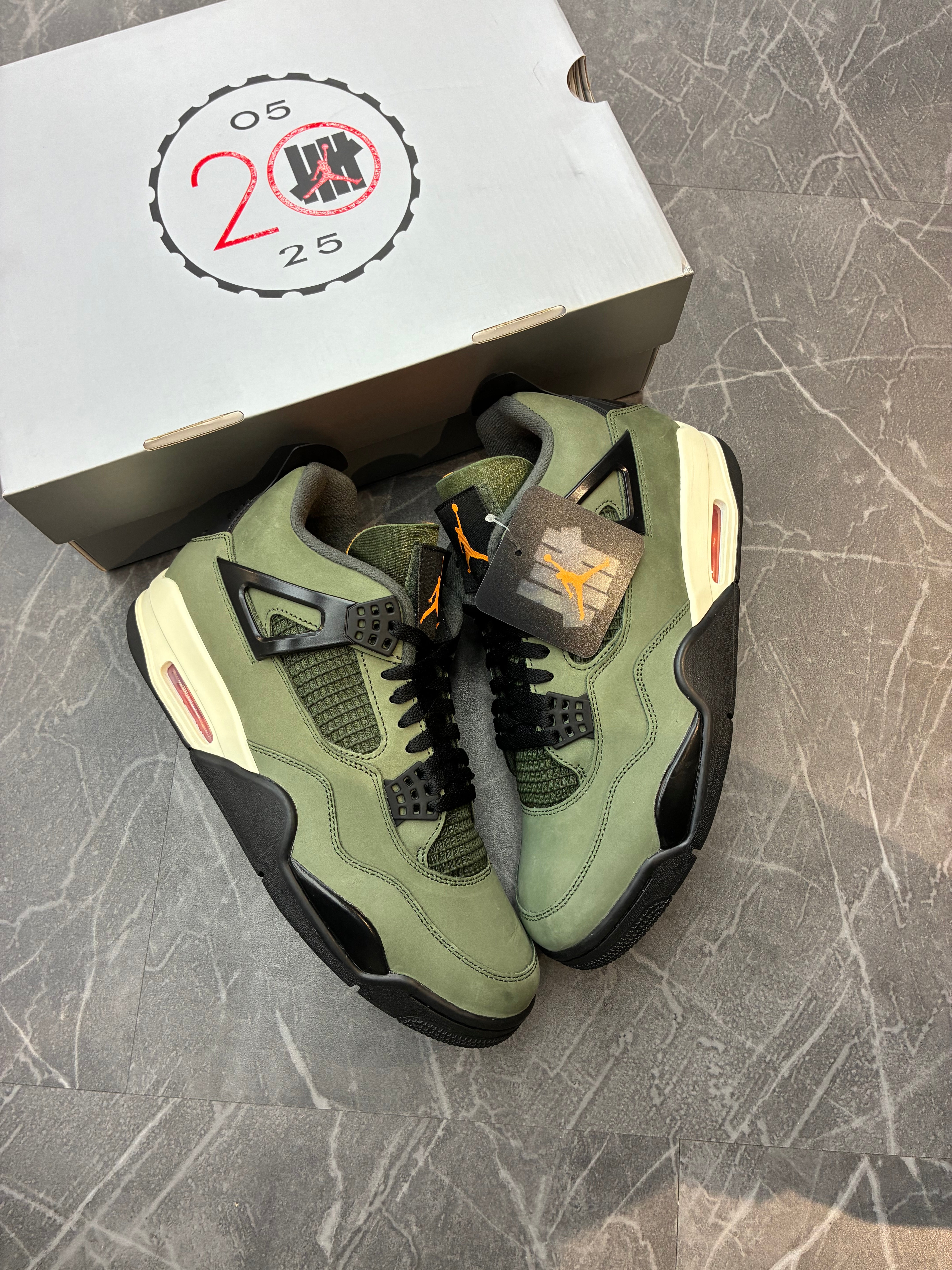 Jordan 4 “Undefeated” (2025)