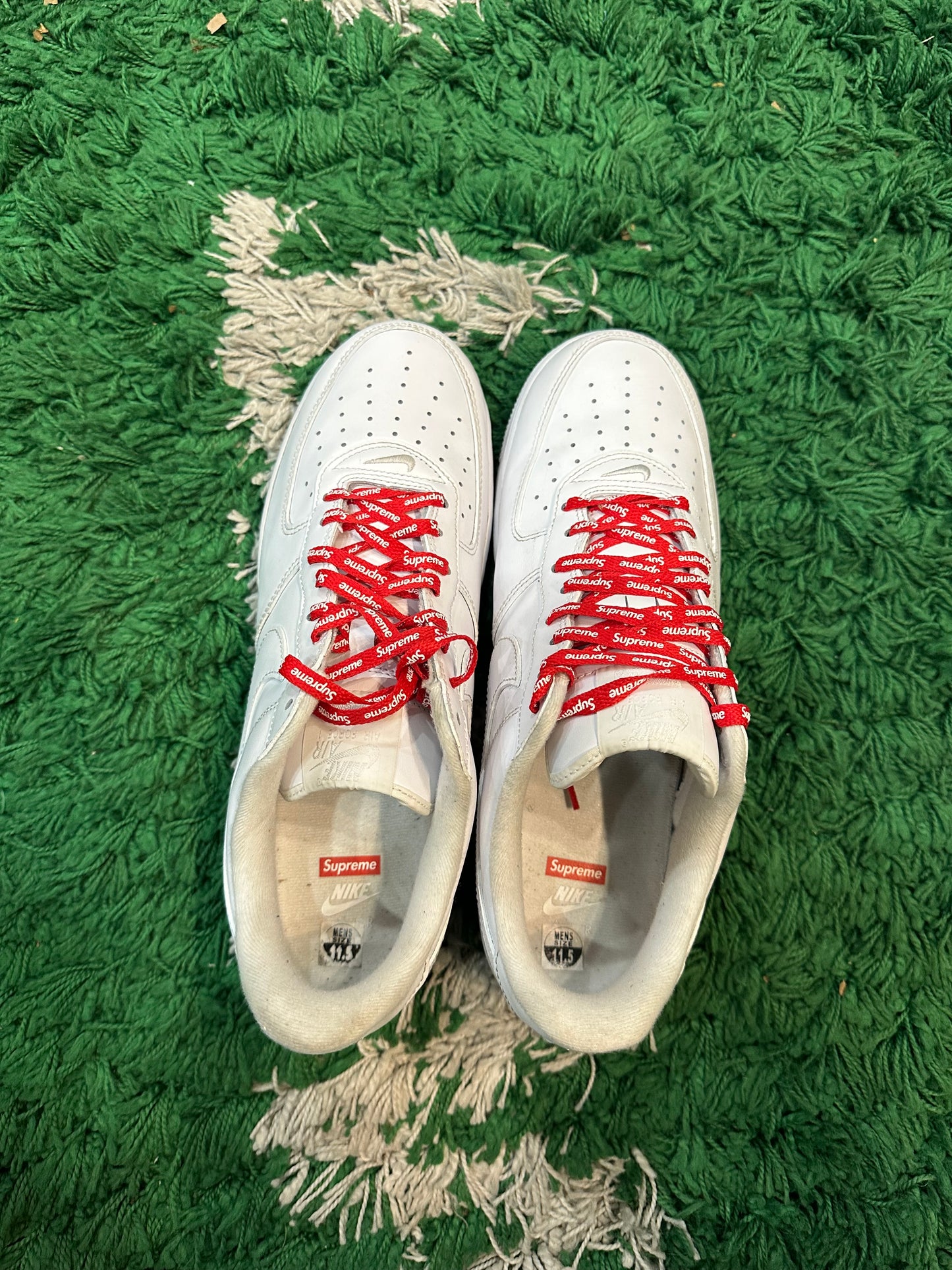 Nike Air Force 1 Low Whitw “Supreme”