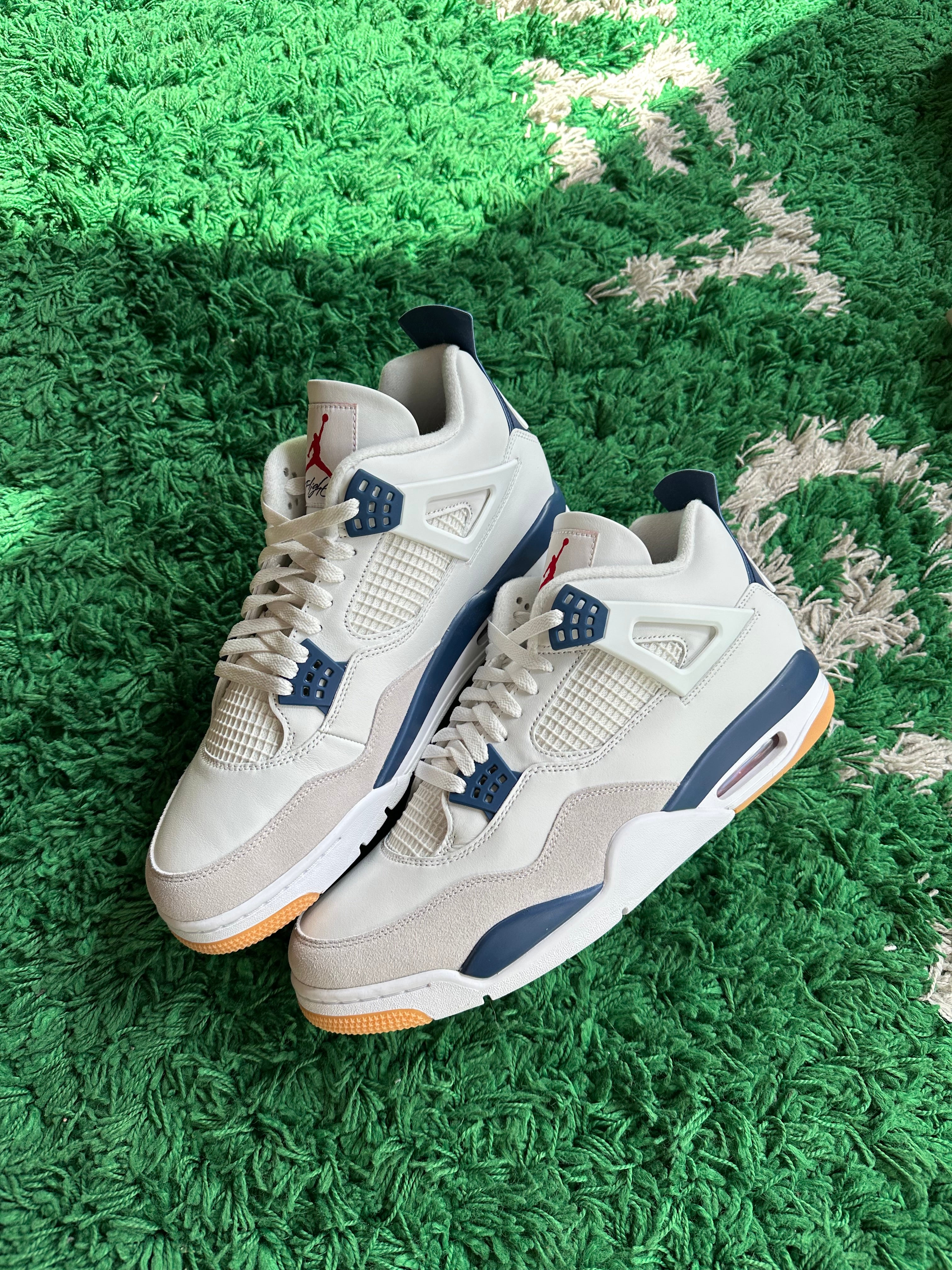 Jordan 4 x SB “Navy”