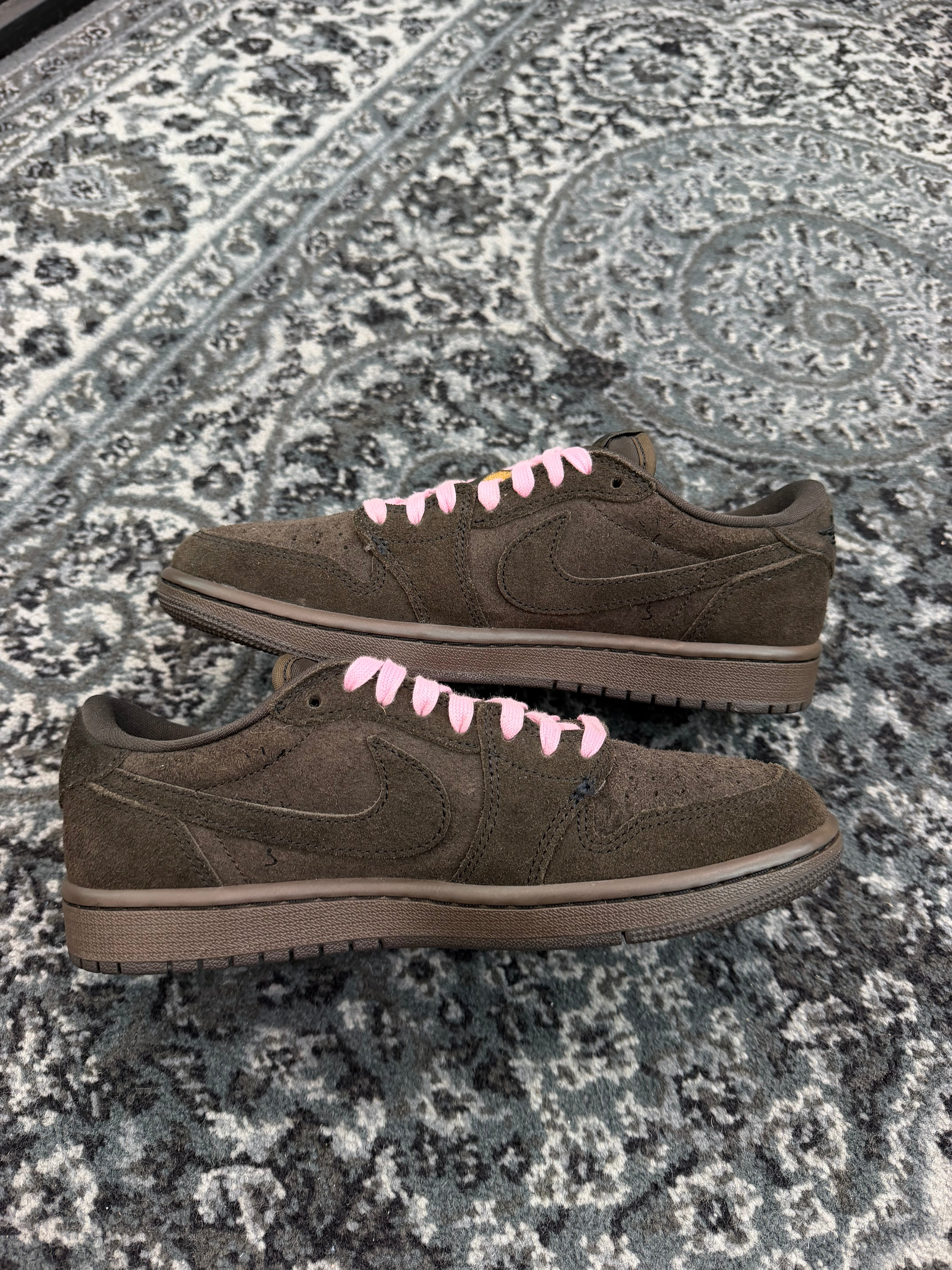 Jordan 1 Low x Travis Scott “Velvet Brown”