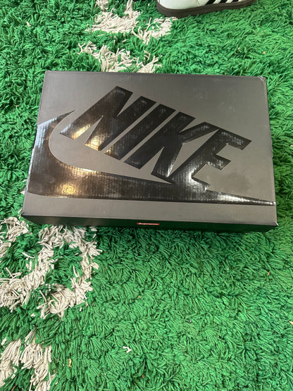 Nike Air Force 1 Low Supreme “White Black”