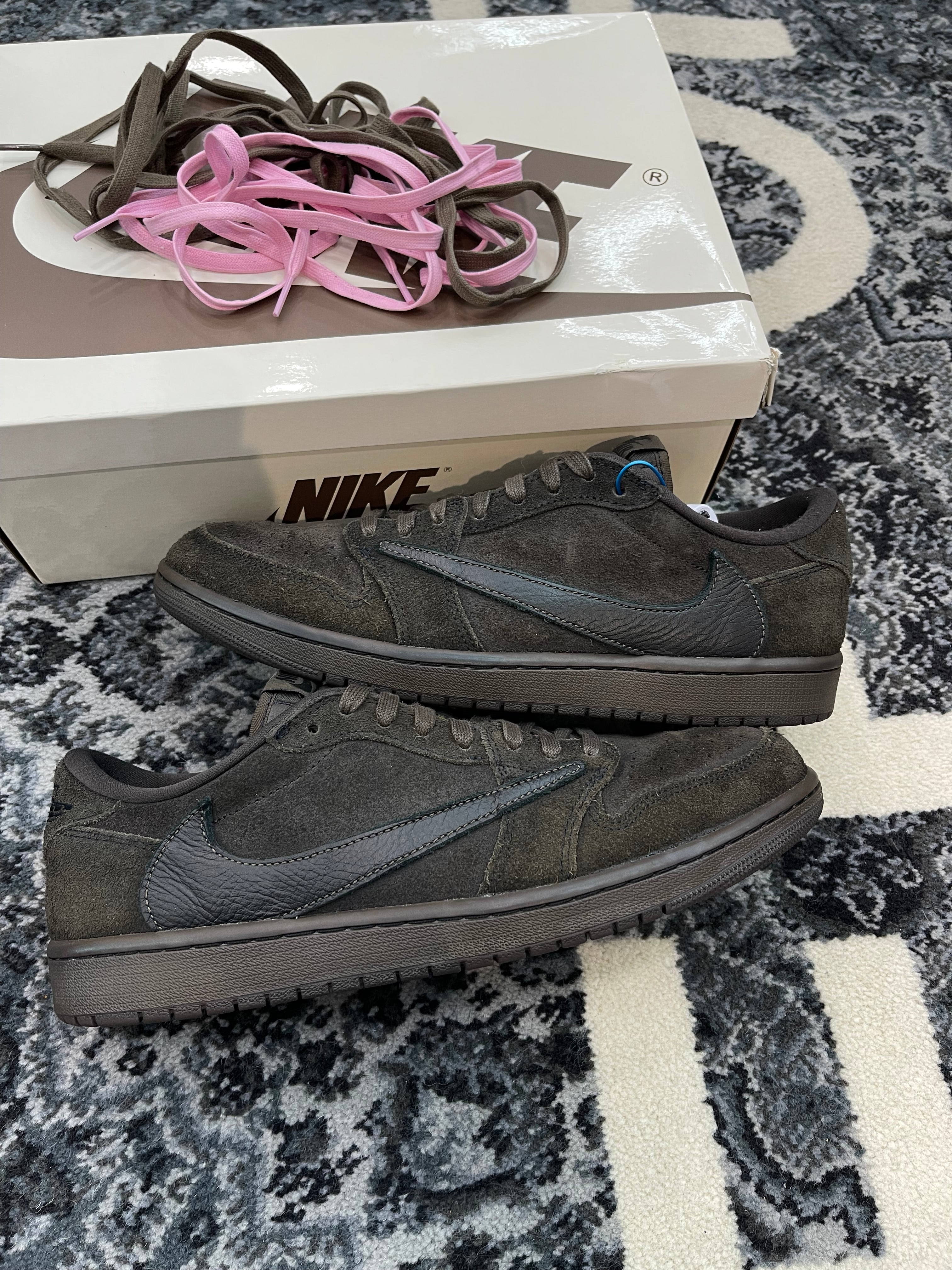Jordan 1 Low x Travis Scott “Velvet Brown”